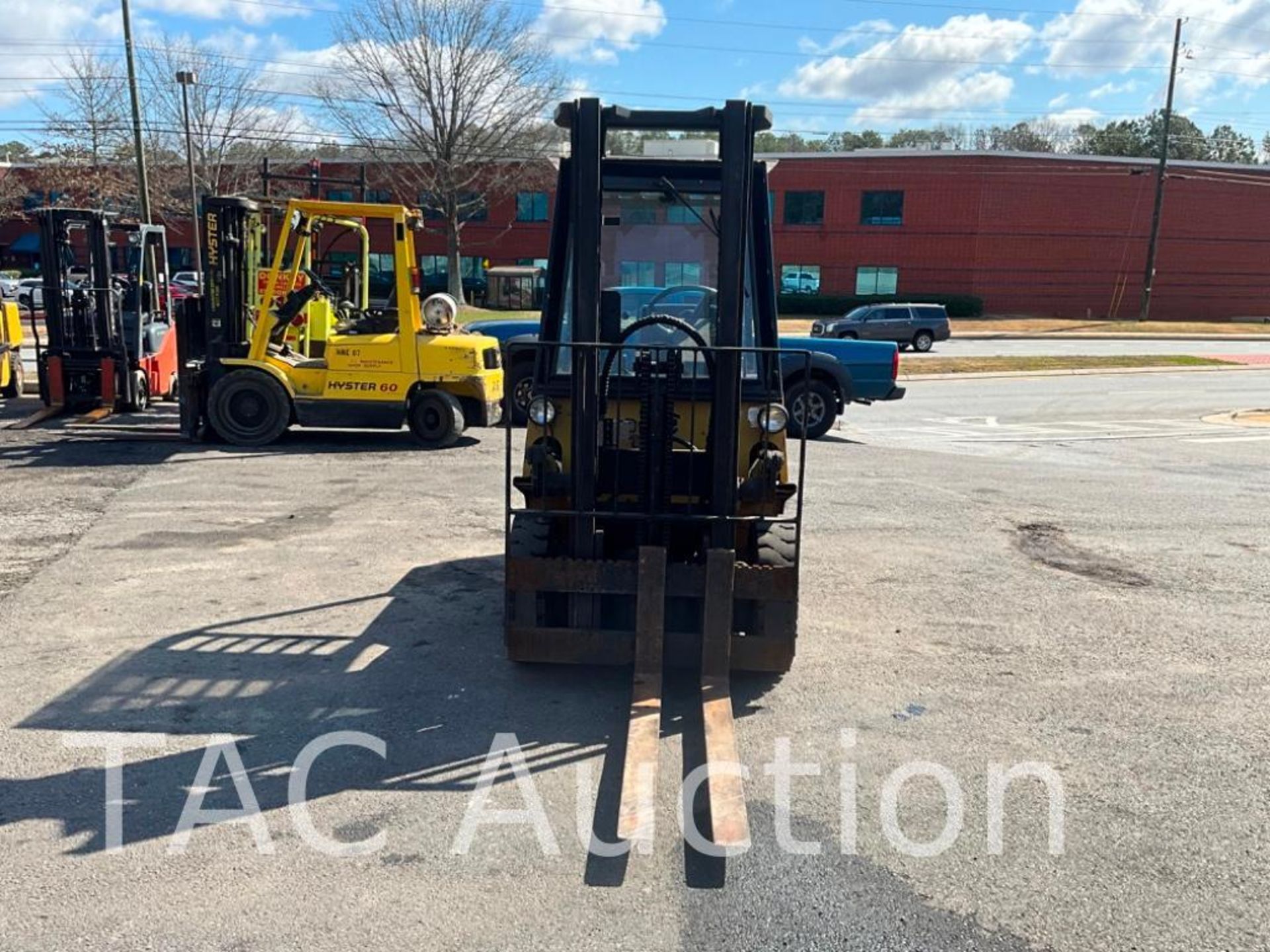 Yale GP050 5000lb Forklift - Image 8 of 35