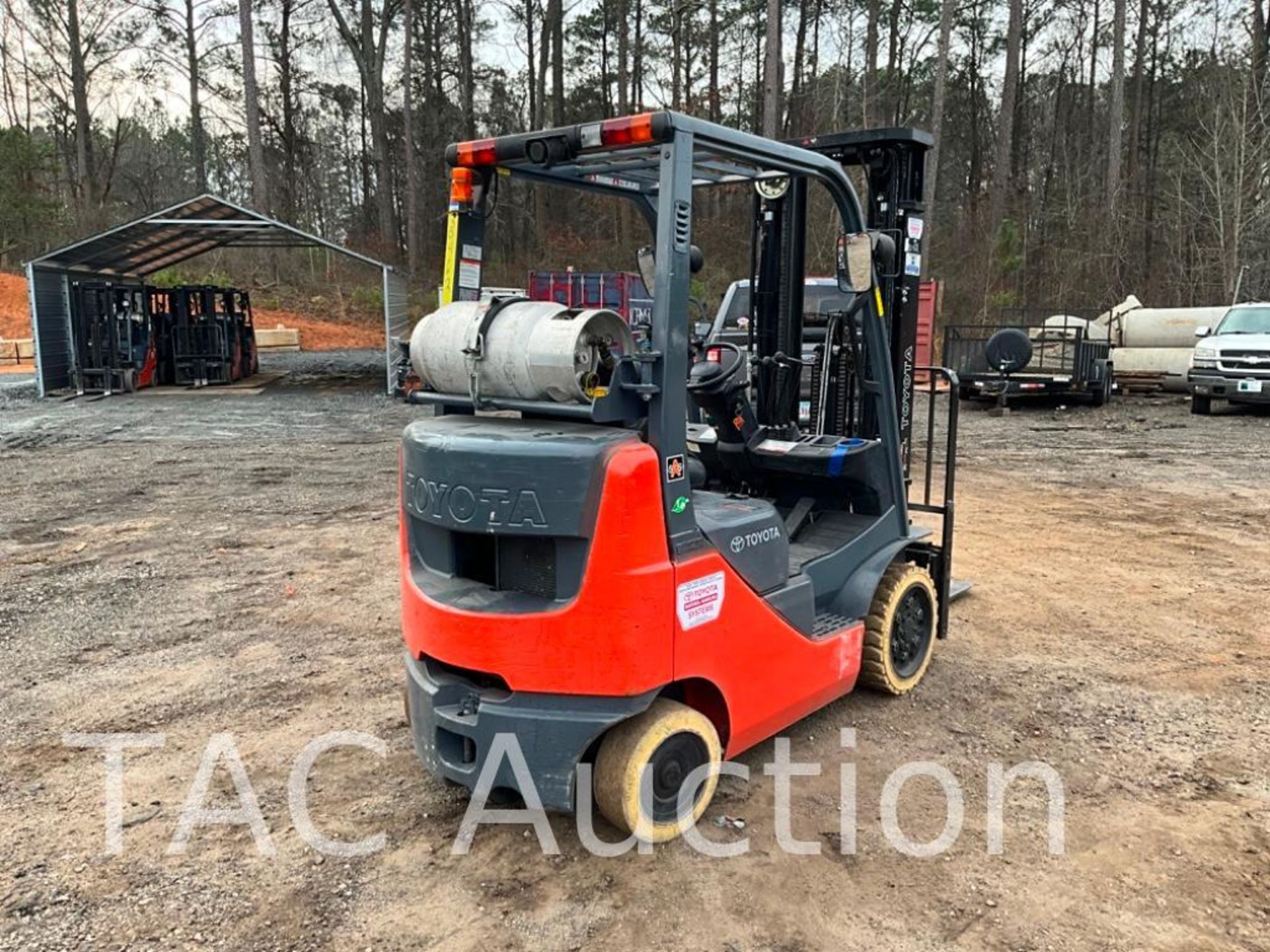 2010 Toyota 8FGCU20 4000lb Forklift - Image 5 of 33