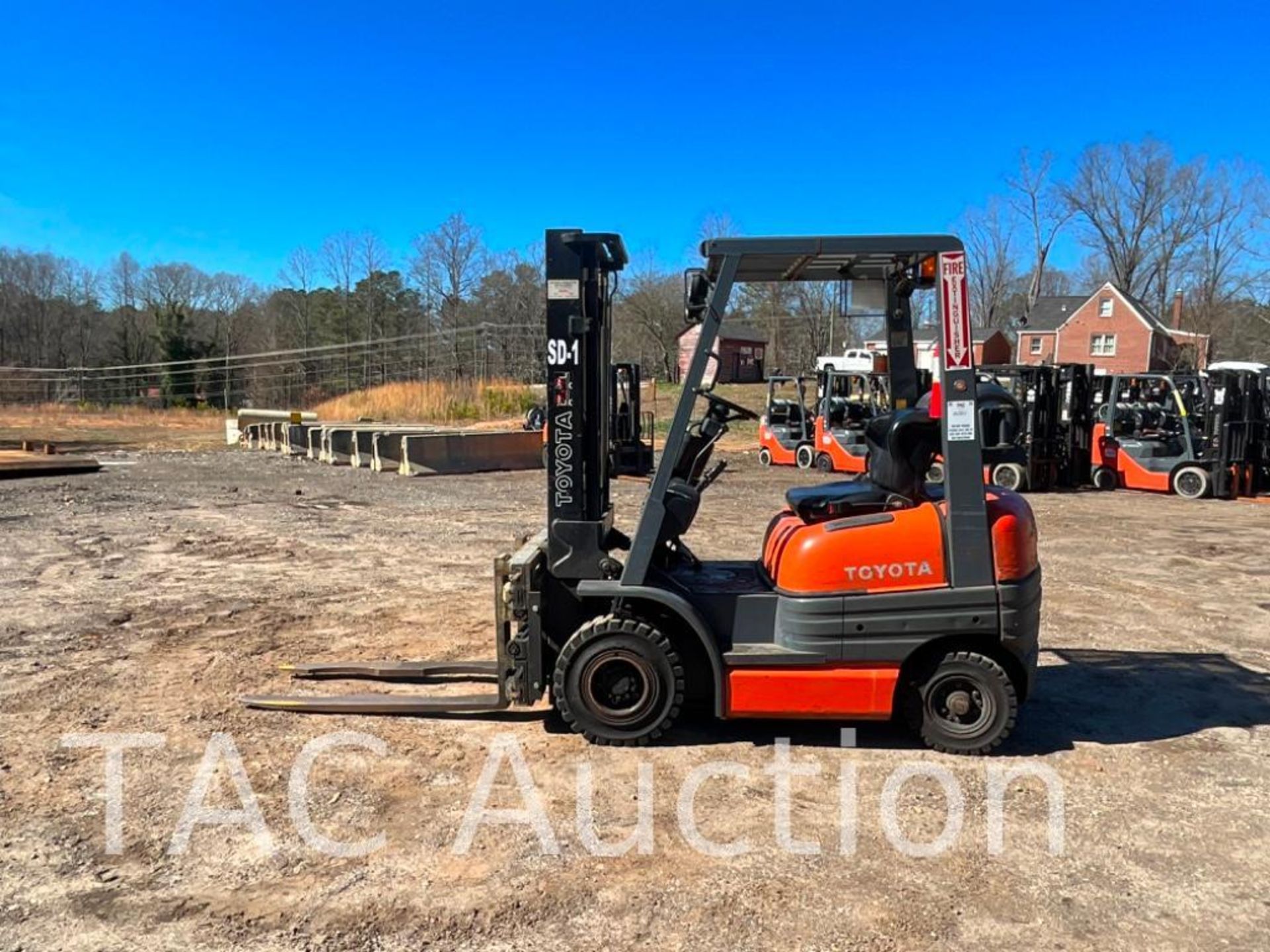 Toyota 42-6FGU15 3000lb Forklift - Image 2 of 28