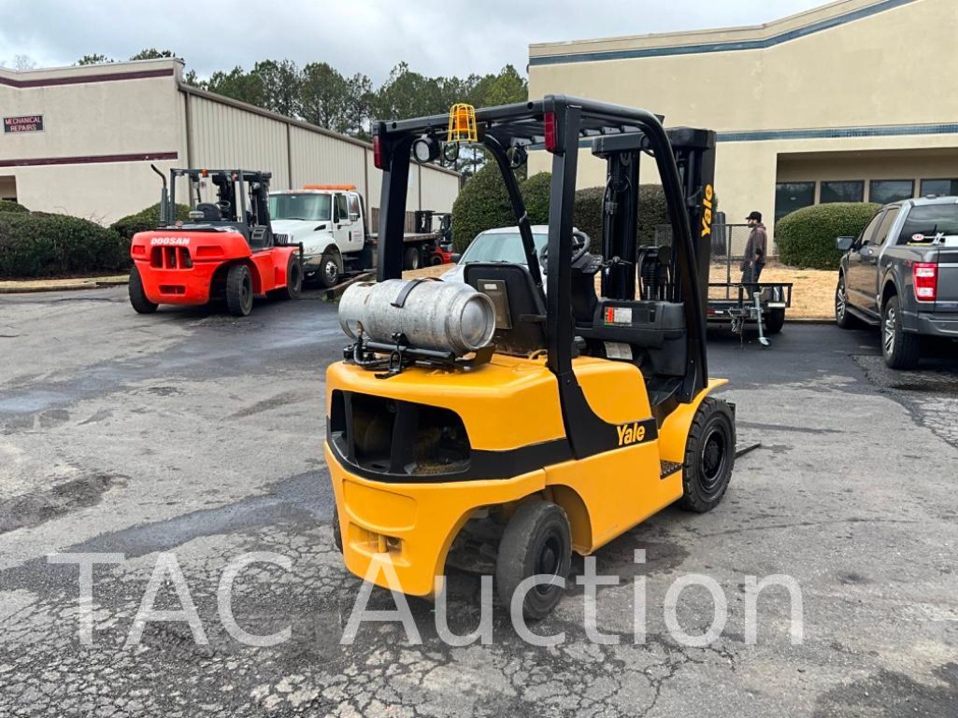 2014 Yale LP050 5000lb Forklift - Image 5 of 32