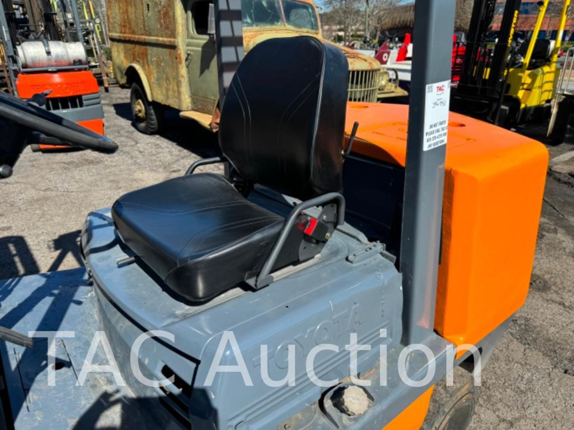 Toyota FDC45 10,000lb Forklift - Image 9 of 31