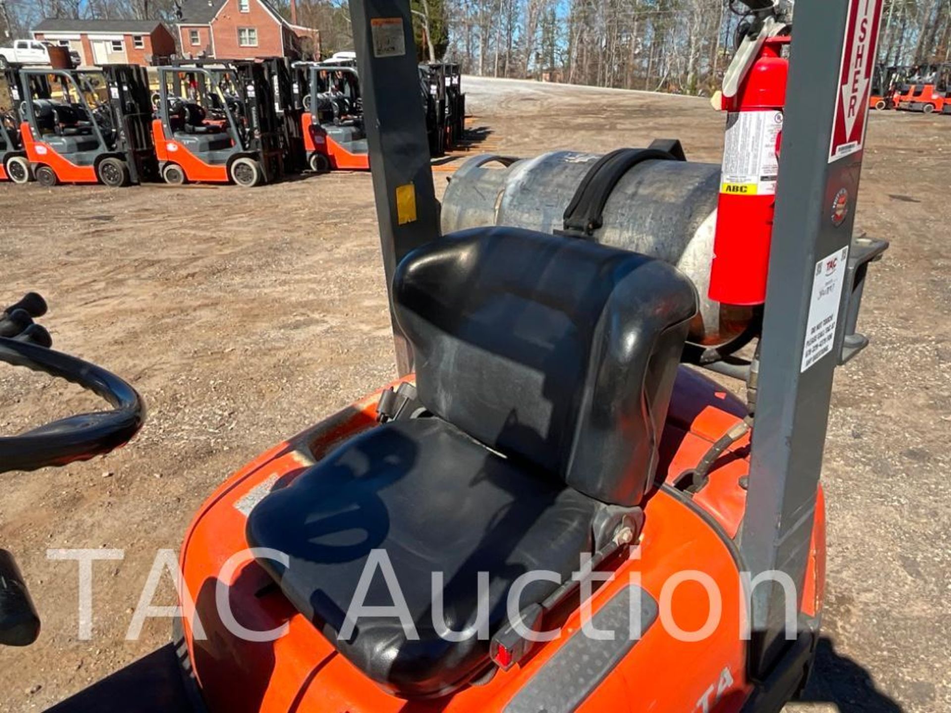 Toyota 42-6FGU15 3000lb Forklift - Image 9 of 28