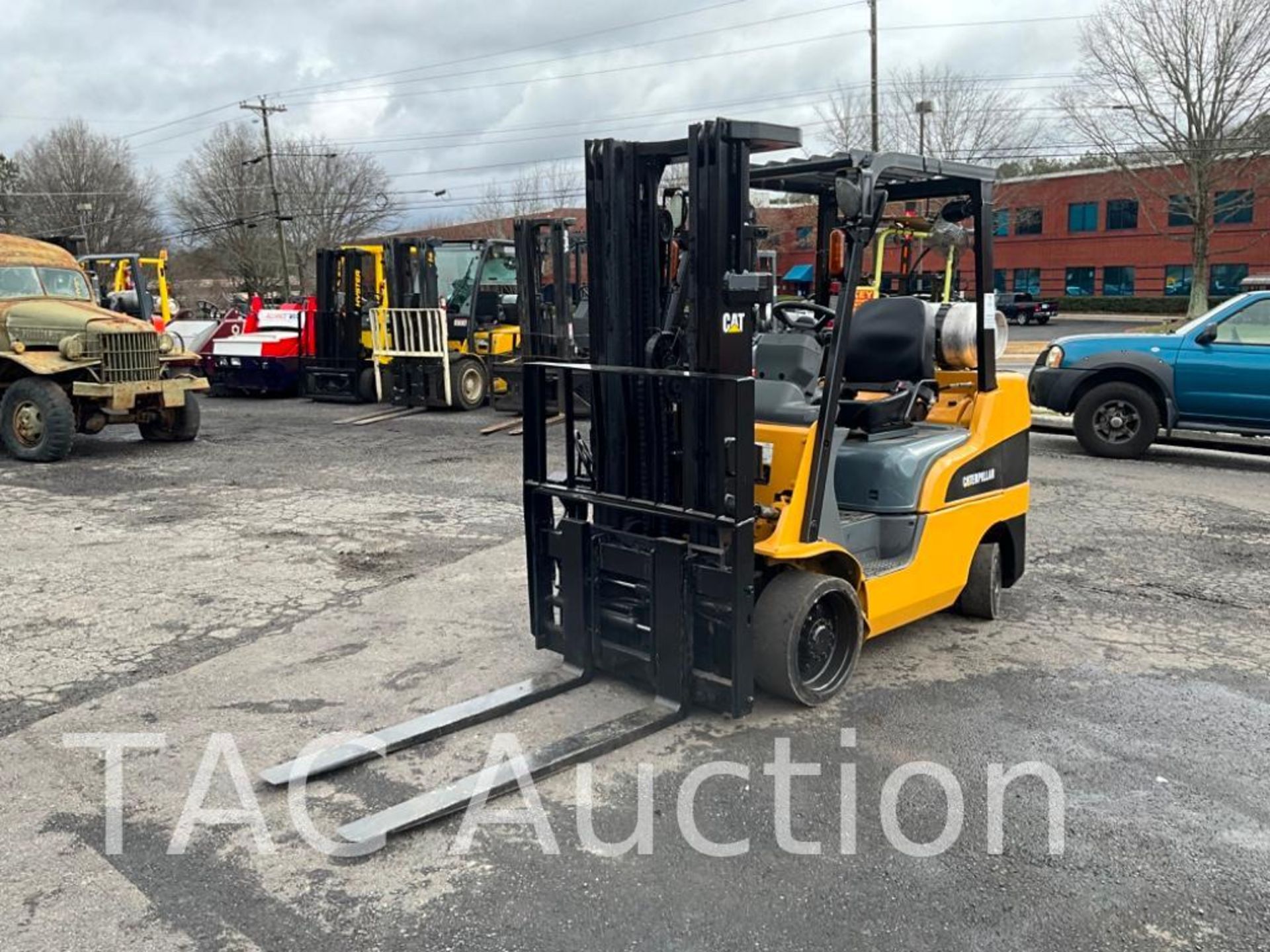 2008 CAT C6000 5750lb Forklift