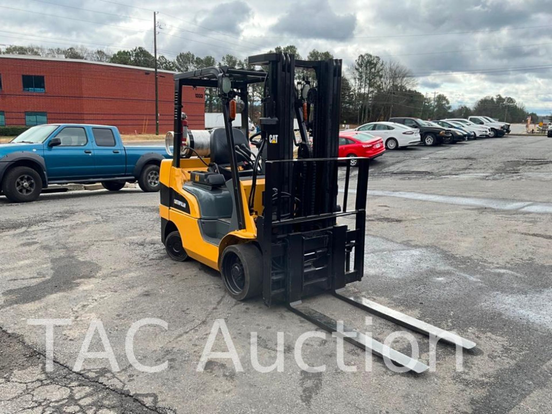 2008 CAT C6000 5750lb Forklift - Image 7 of 35