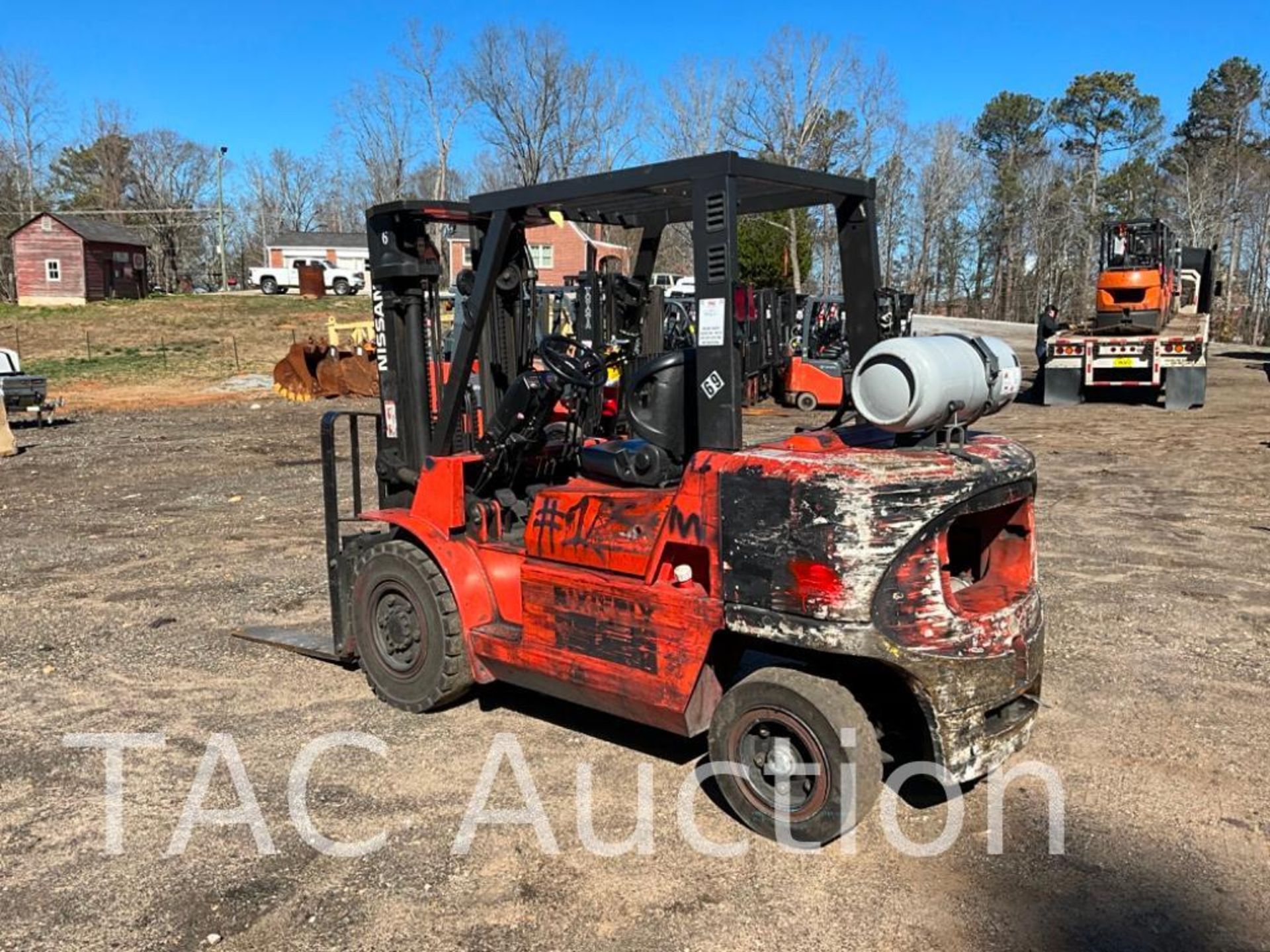 2006 Nissan F04B40V 8000lb Forklift - Image 3 of 29