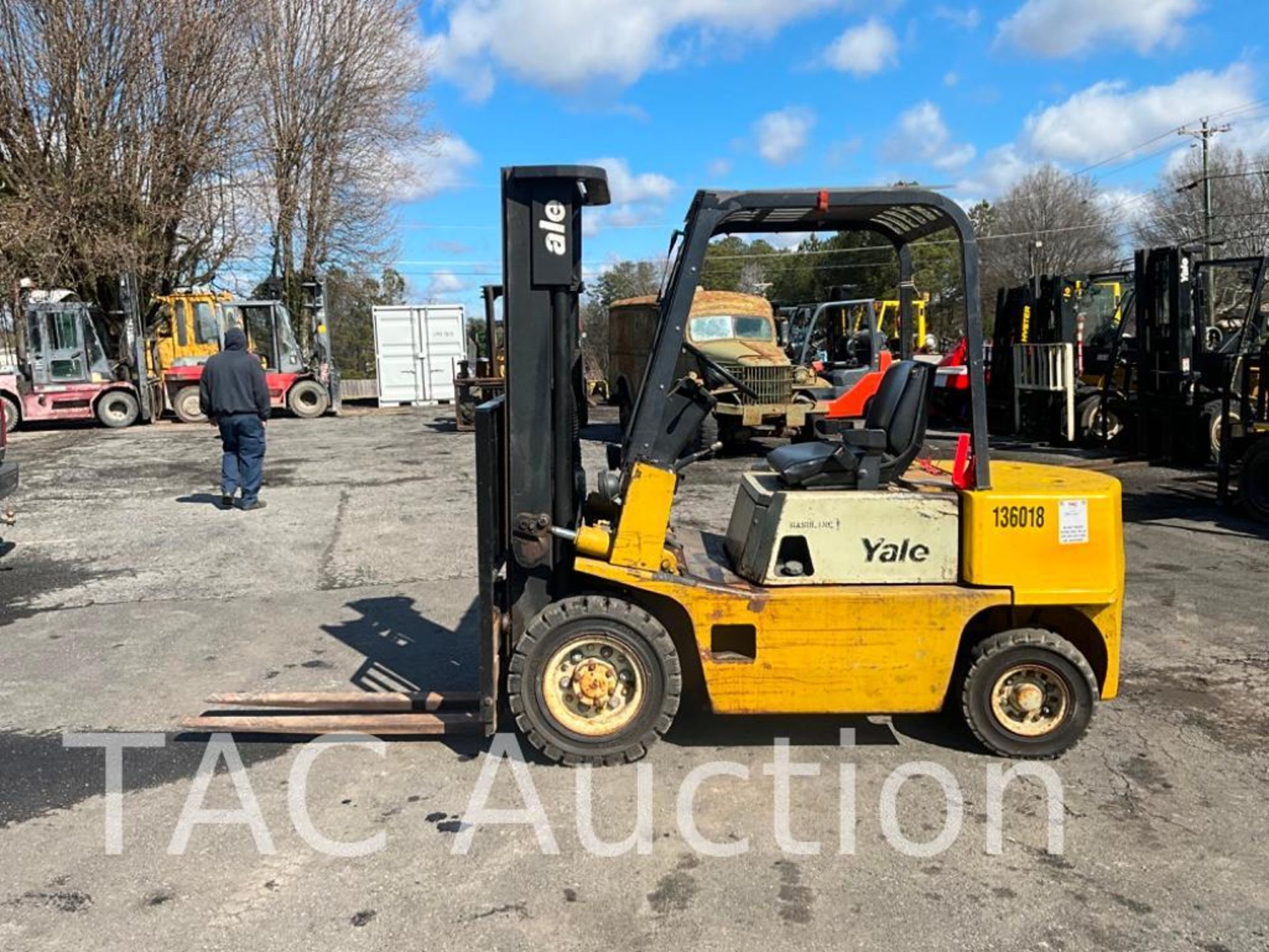 Yale GP050 5000lb Forklift - Image 2 of 35