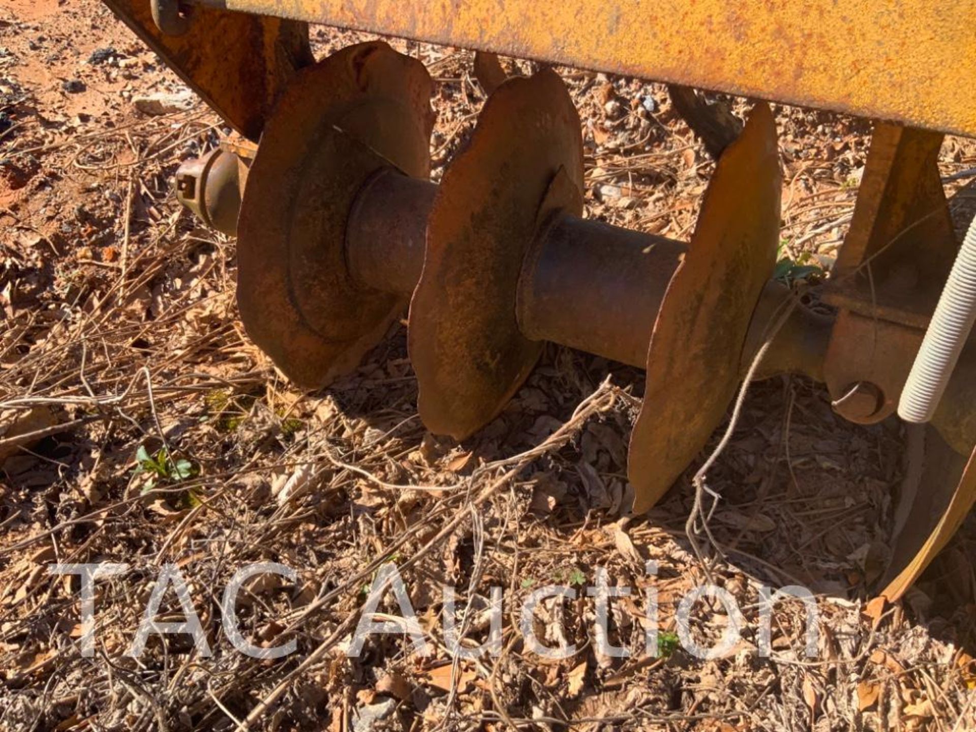 13ft Hydraulic Pull Behind Disc Harrow - Image 7 of 12
