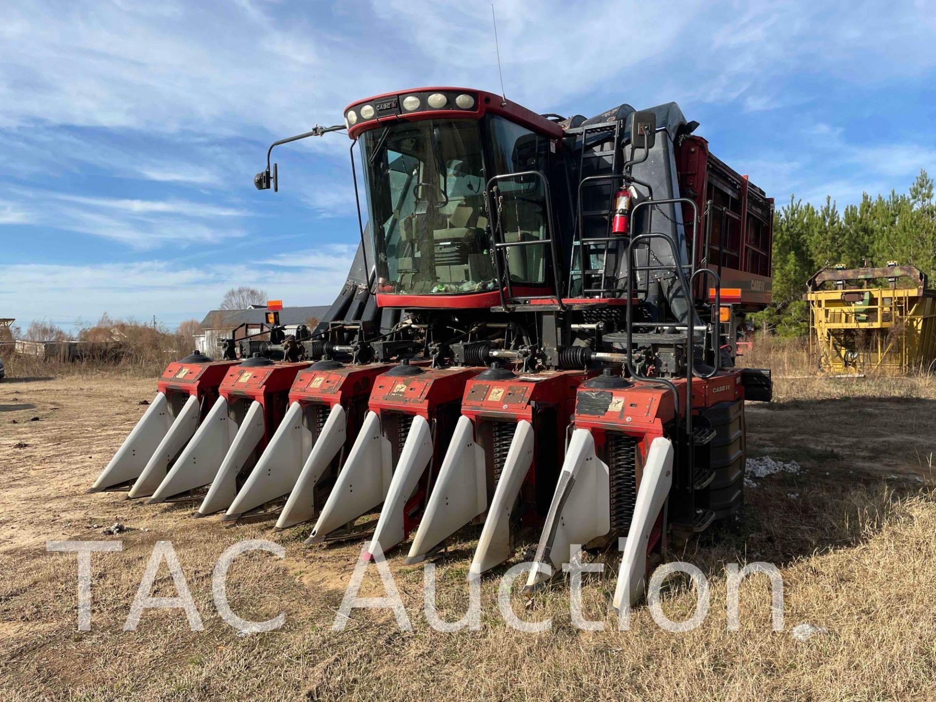 2013 CASE International 620 (6) Row Cotton Picker