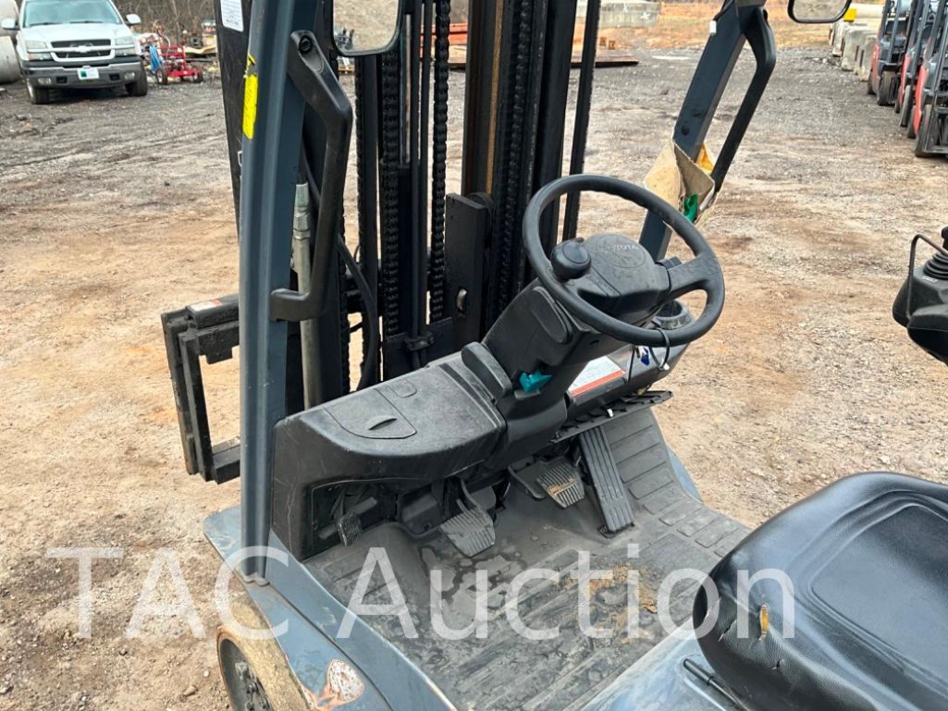 2015 Toyota 8FGCU20 4000lb Forklift - Image 13 of 32