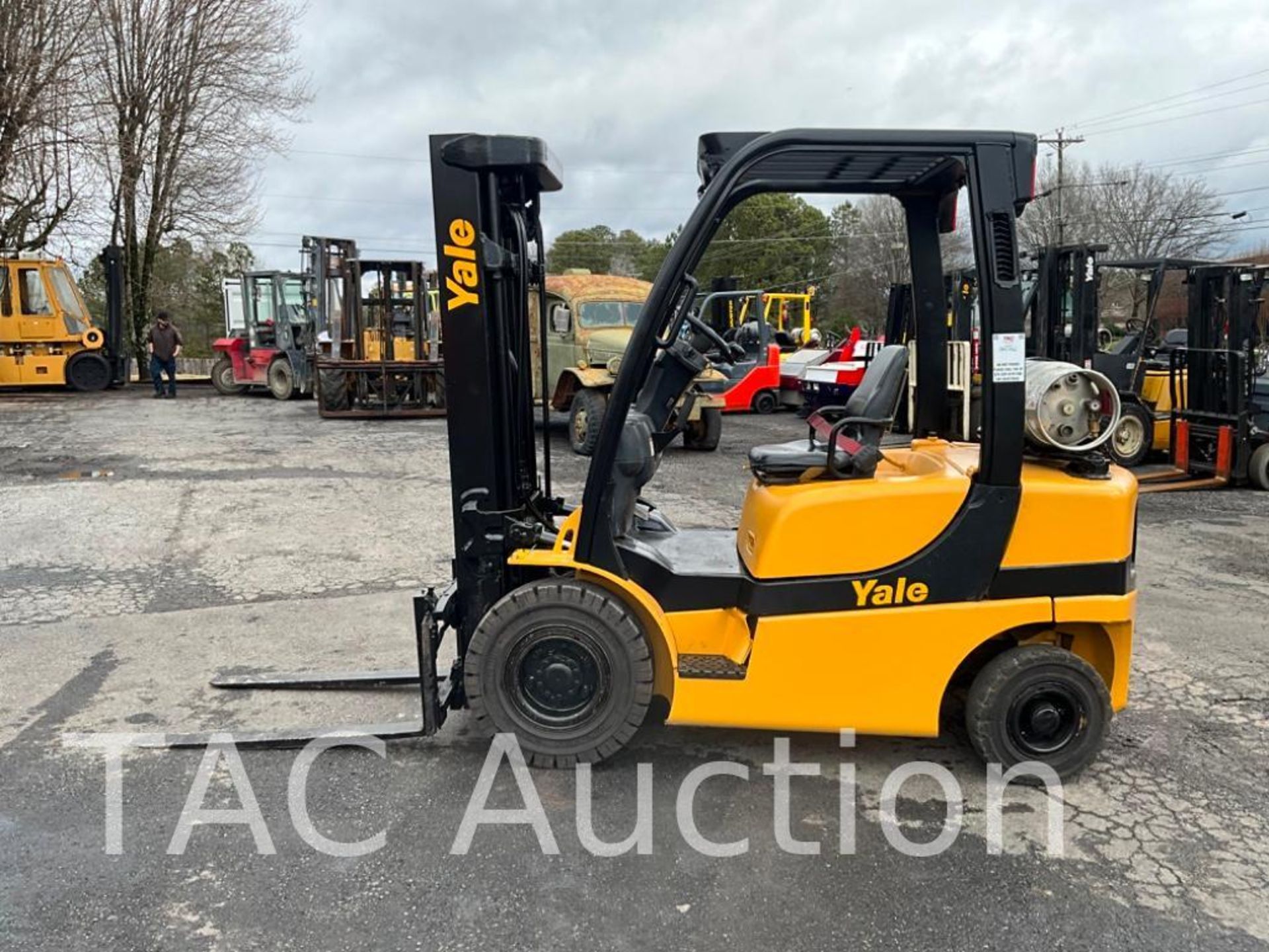 2014 Yale LP050 5000lb Forklift - Image 2 of 32