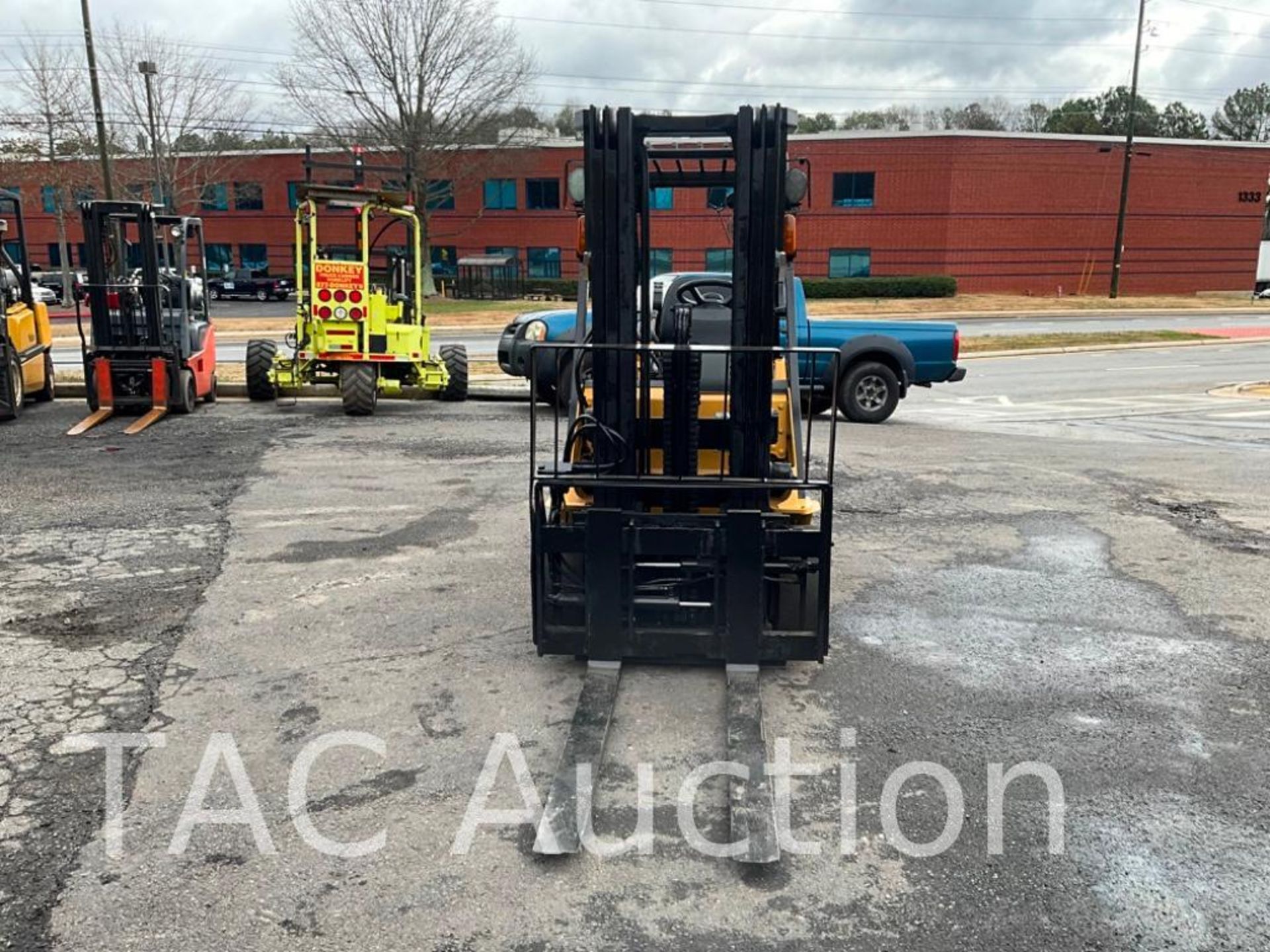 2008 CAT C6000 5750lb Forklift - Image 8 of 35