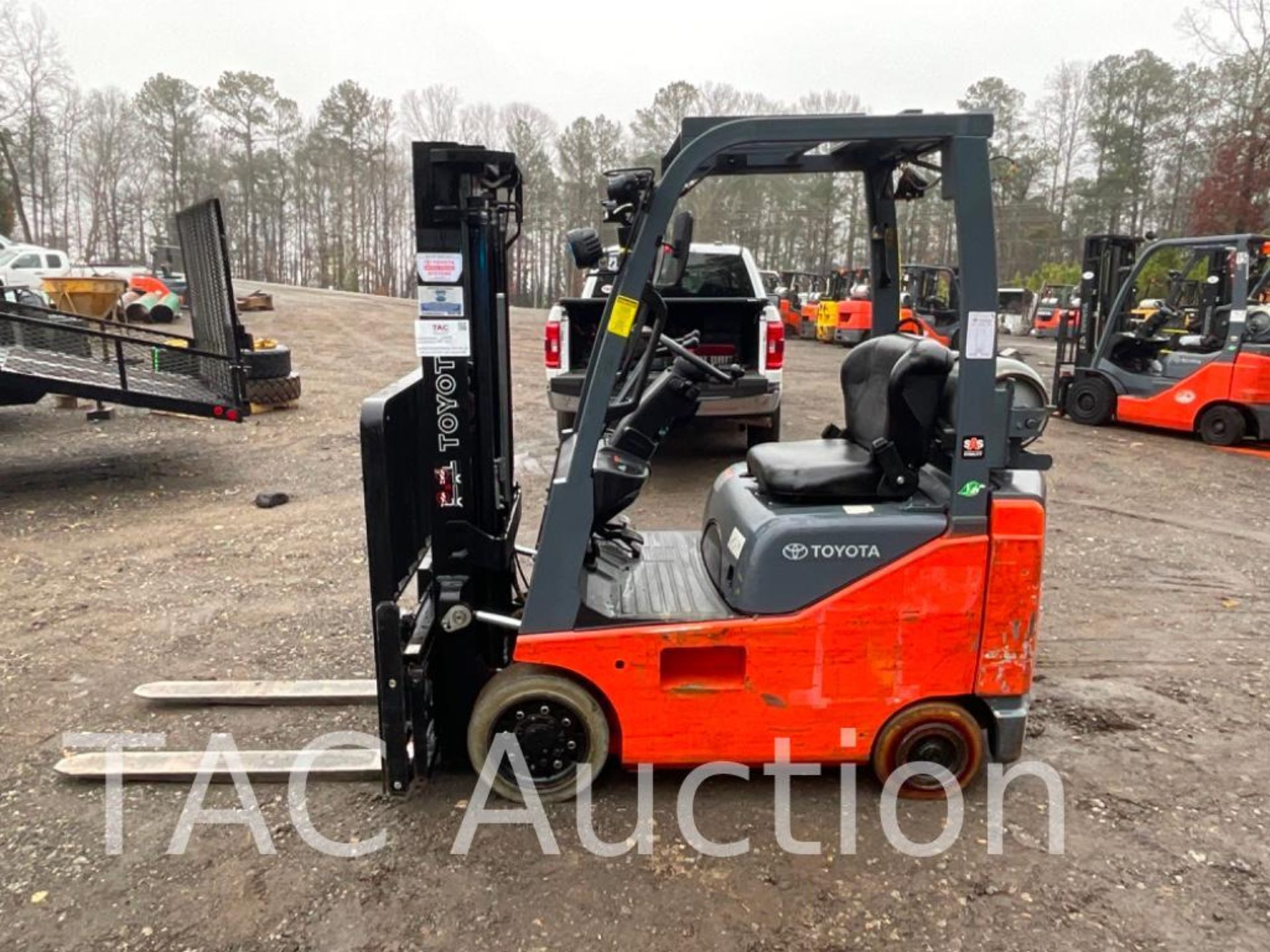 2016 Toyota 8FGCU15 3000lb Forklift - Image 2 of 28