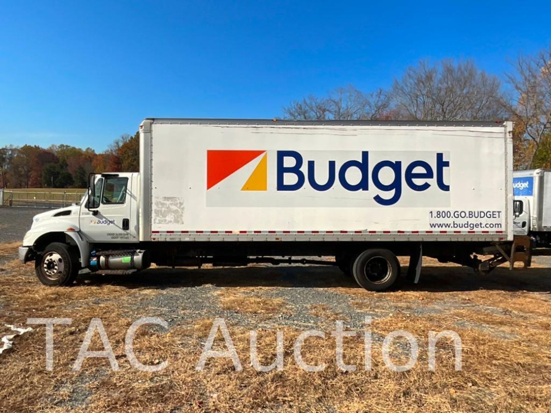 2016 International Durastar 4300 26ft Box Truck - Image 4 of 64