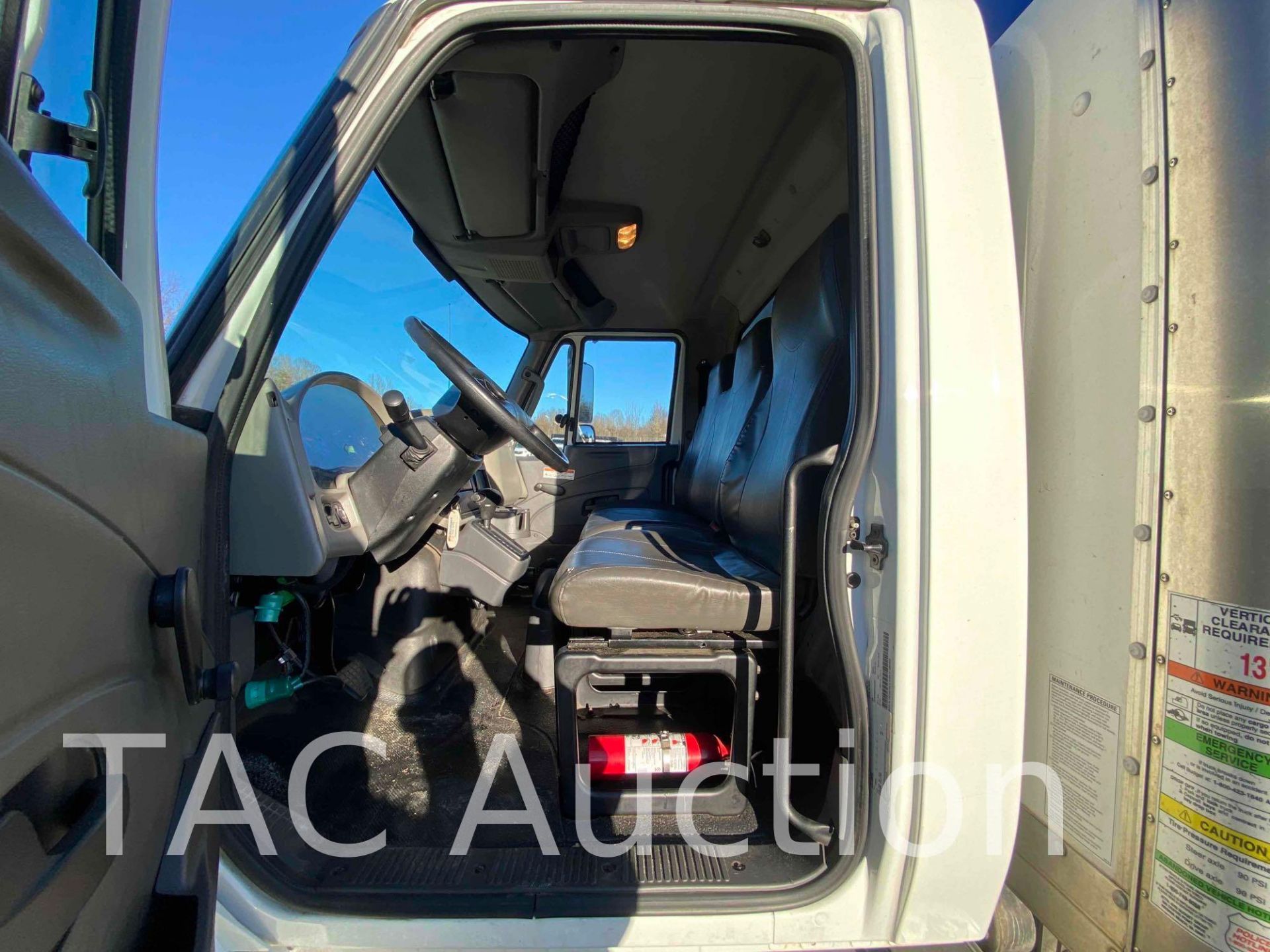 2017 International Durastar 4300 26ft Box Truck - Image 9 of 64