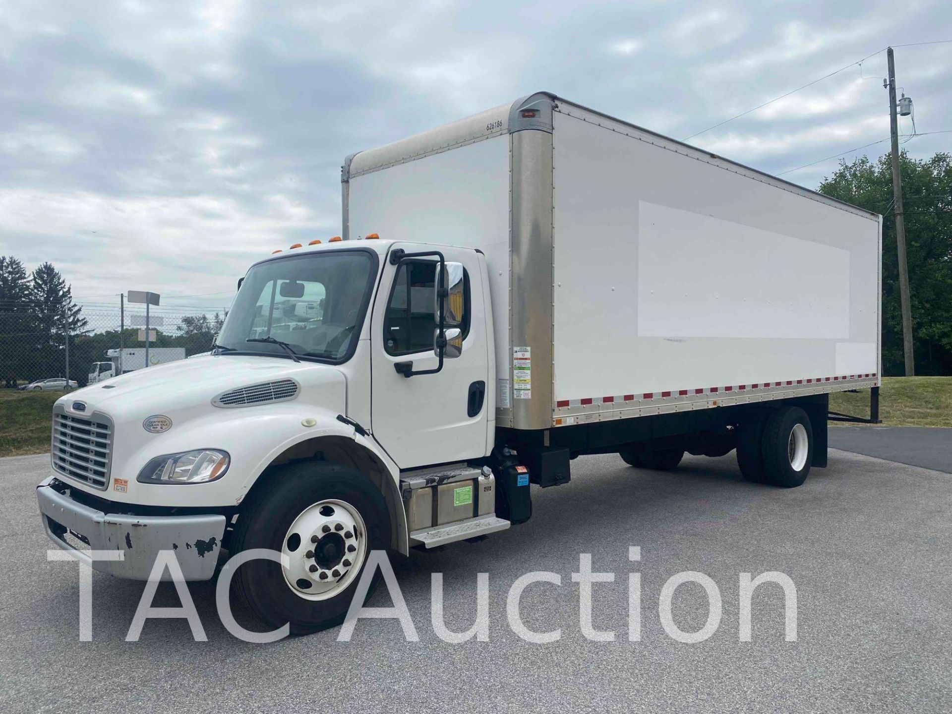 2016 Freightliner M2106 26ft Box Truck