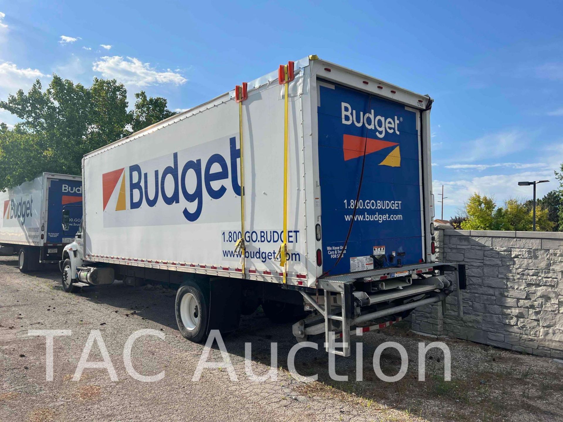2017 International Durastar 4300 26ft Box Truck - Image 4 of 38