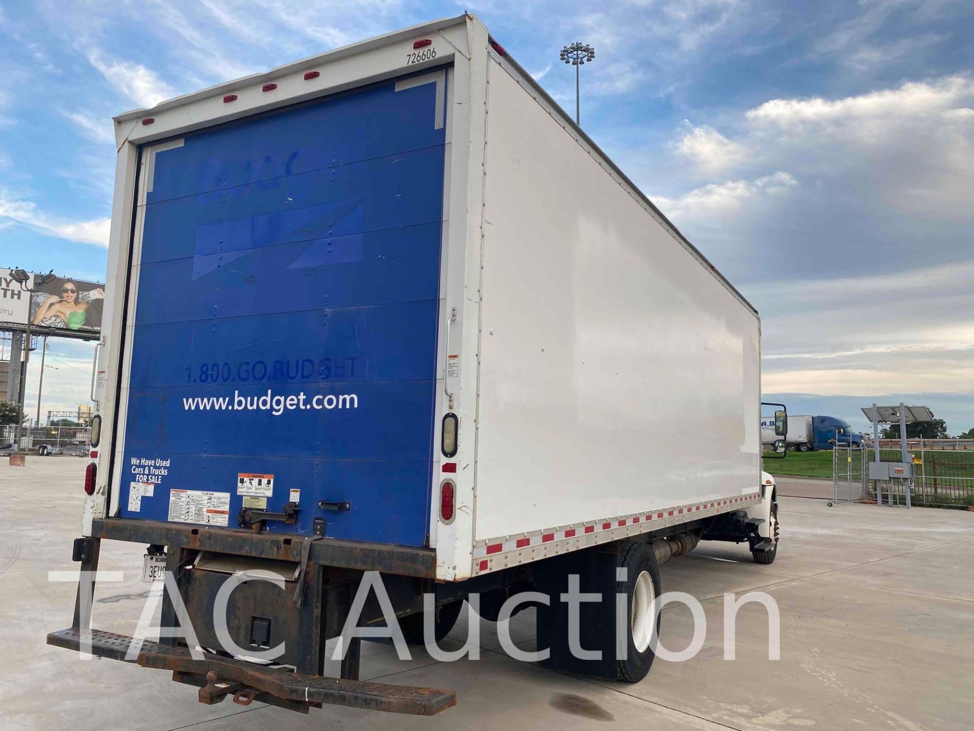 2017 International Durastar 4300 26ft Box Truck - Image 6 of 54