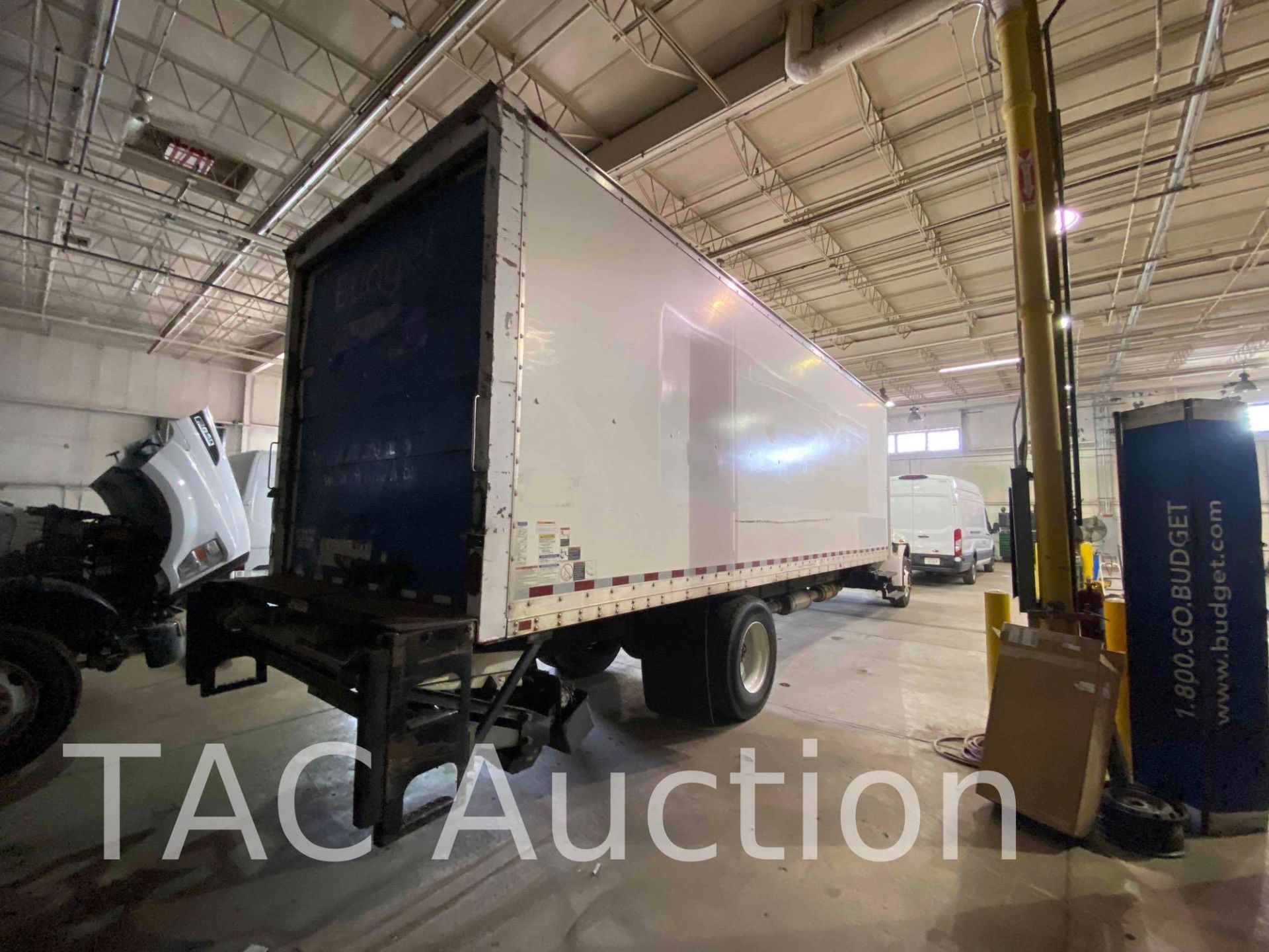 2016 International Durastar 4300 26ft Box Truck - Image 4 of 53