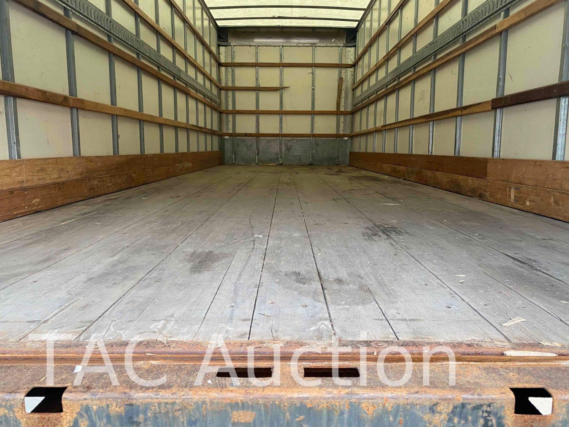 2017 International Durastar 4300 26ft Box Truck - Image 9 of 54