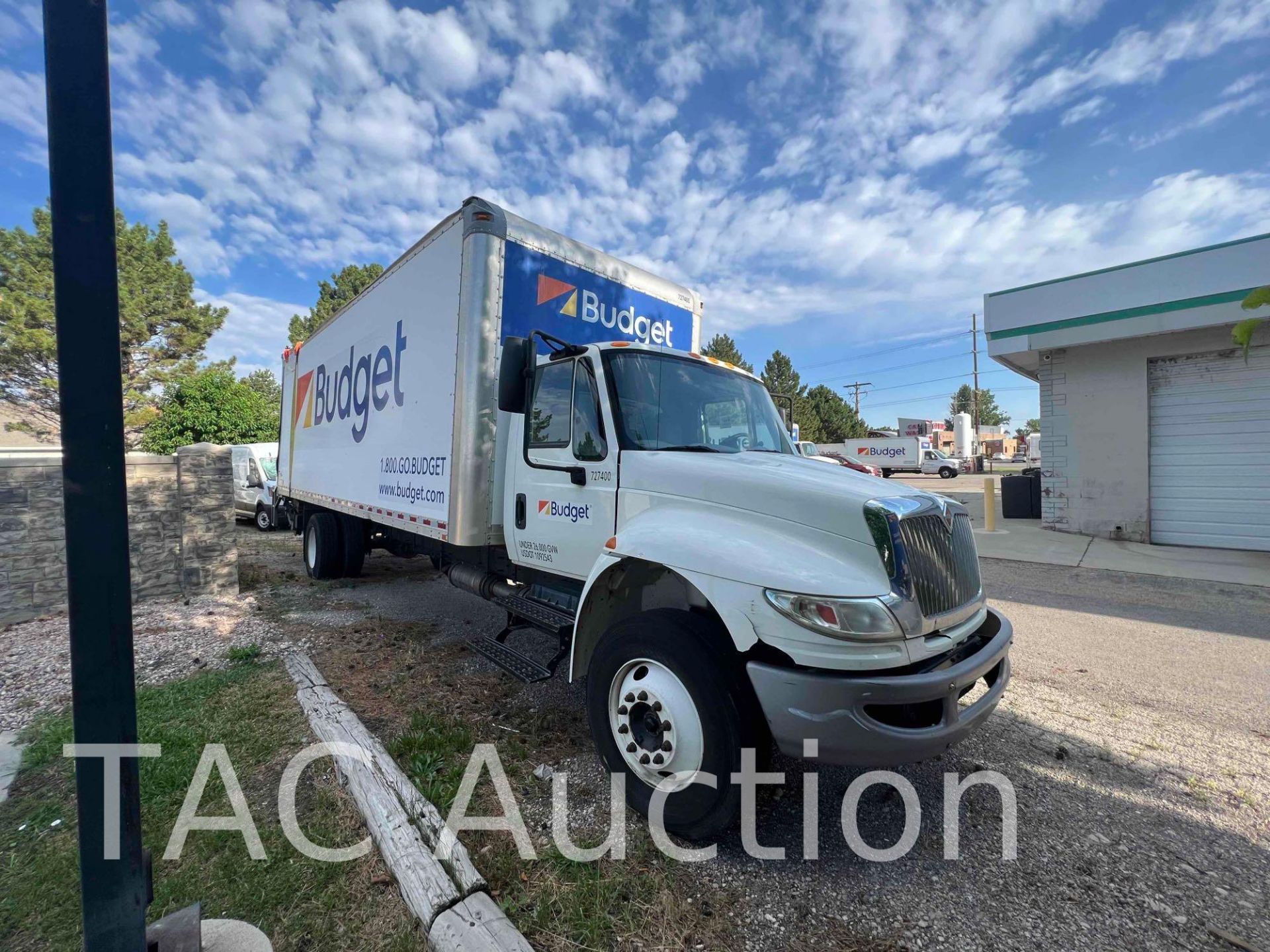 2017 International Durastar 4300 26ft Box Truck - Image 3 of 38