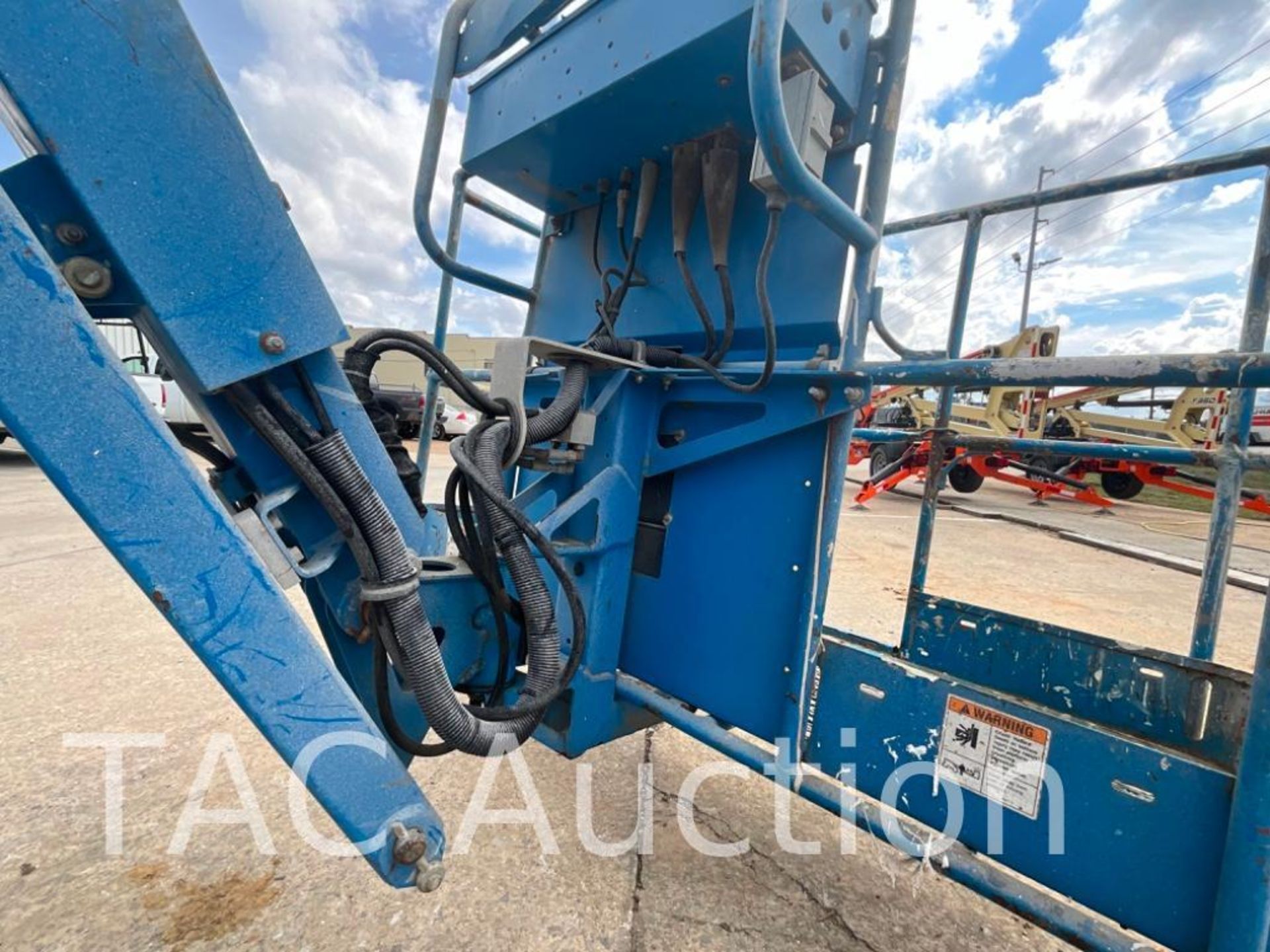 2012 Genie Z45/25J RT 4X4 Articulated Boom Lift - Image 17 of 51