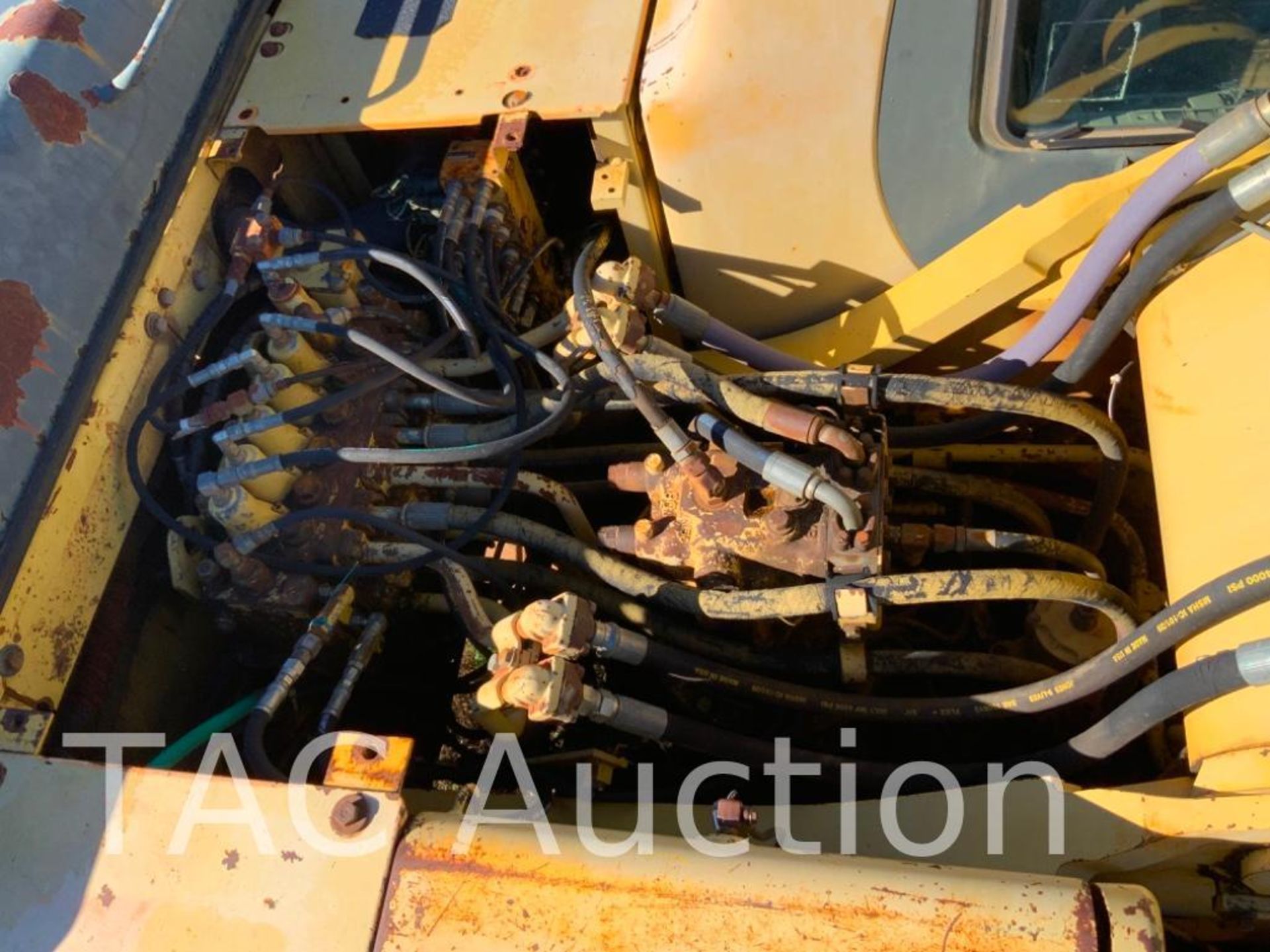 Komatsu PC250LC Hydraulic Excavator - Image 34 of 48