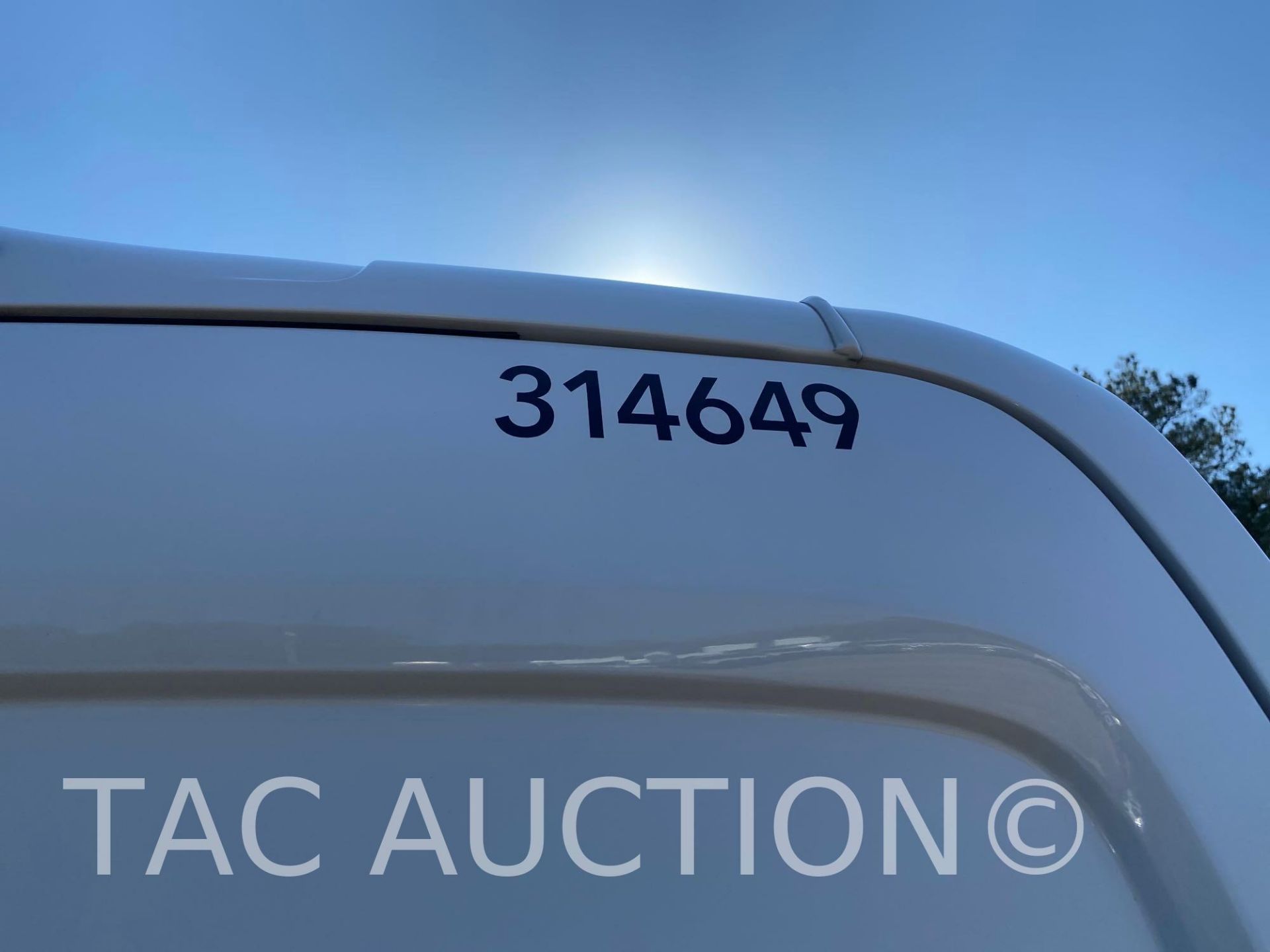 2023 Ford Transit 350 Electric Cargo Van - Bild 47 aus 48