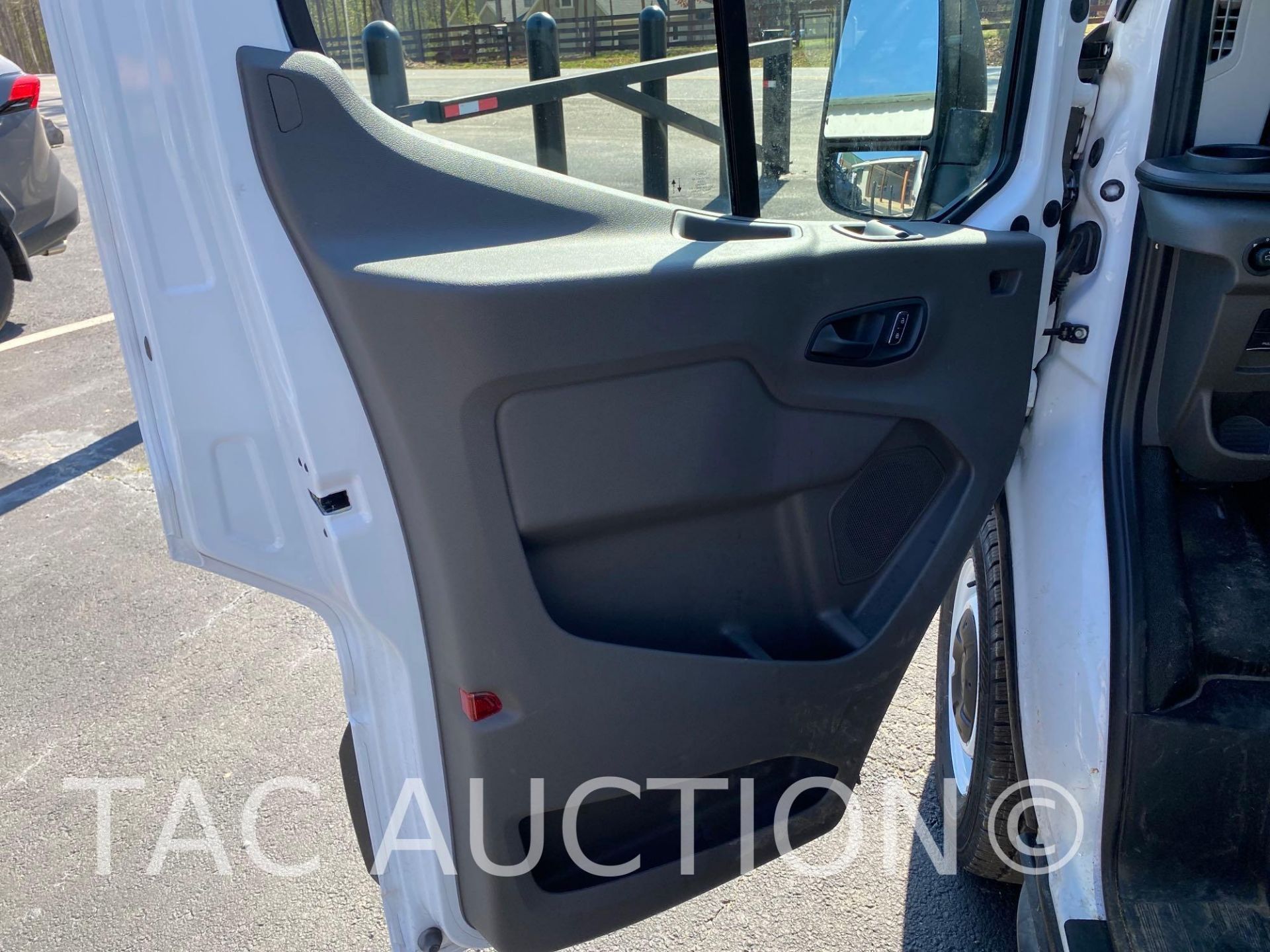 2023 Ford Transit 350 Electric Cargo Van - Bild 10 aus 48