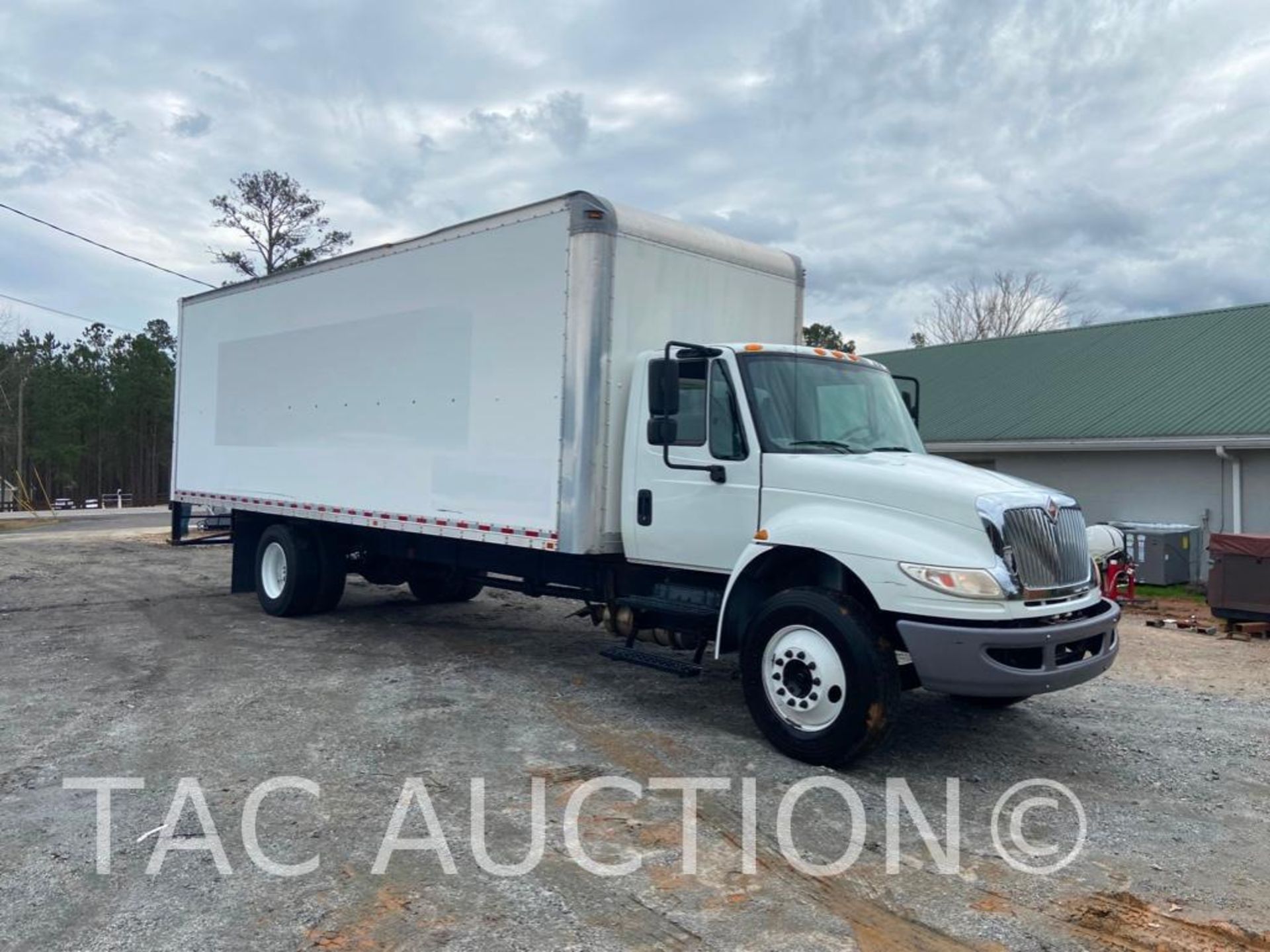 2018 International Durastar 4300 26ft Box Truck