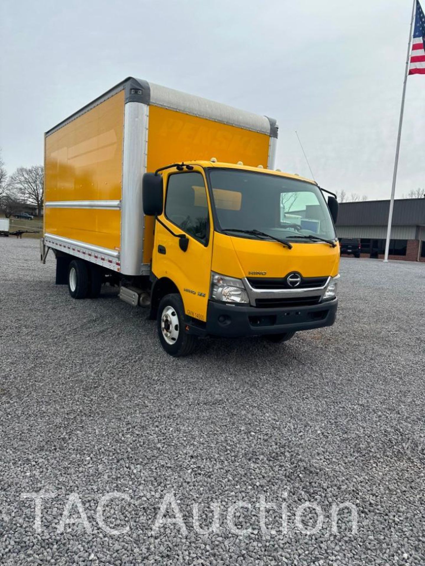 2018 Hino 155 16ft Box Truck w/ Lift Gate - Bild 3 aus 15