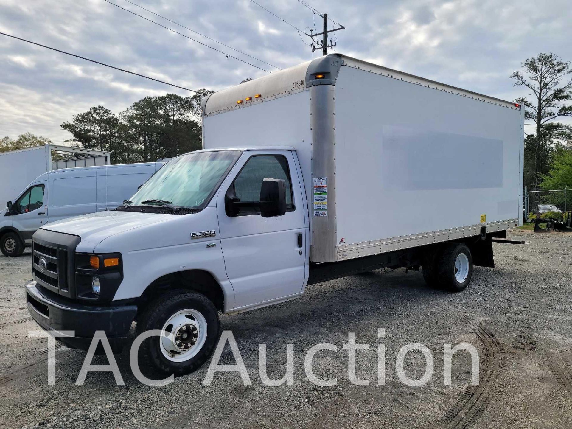 2016 Ford E-350 16ft Box Truck