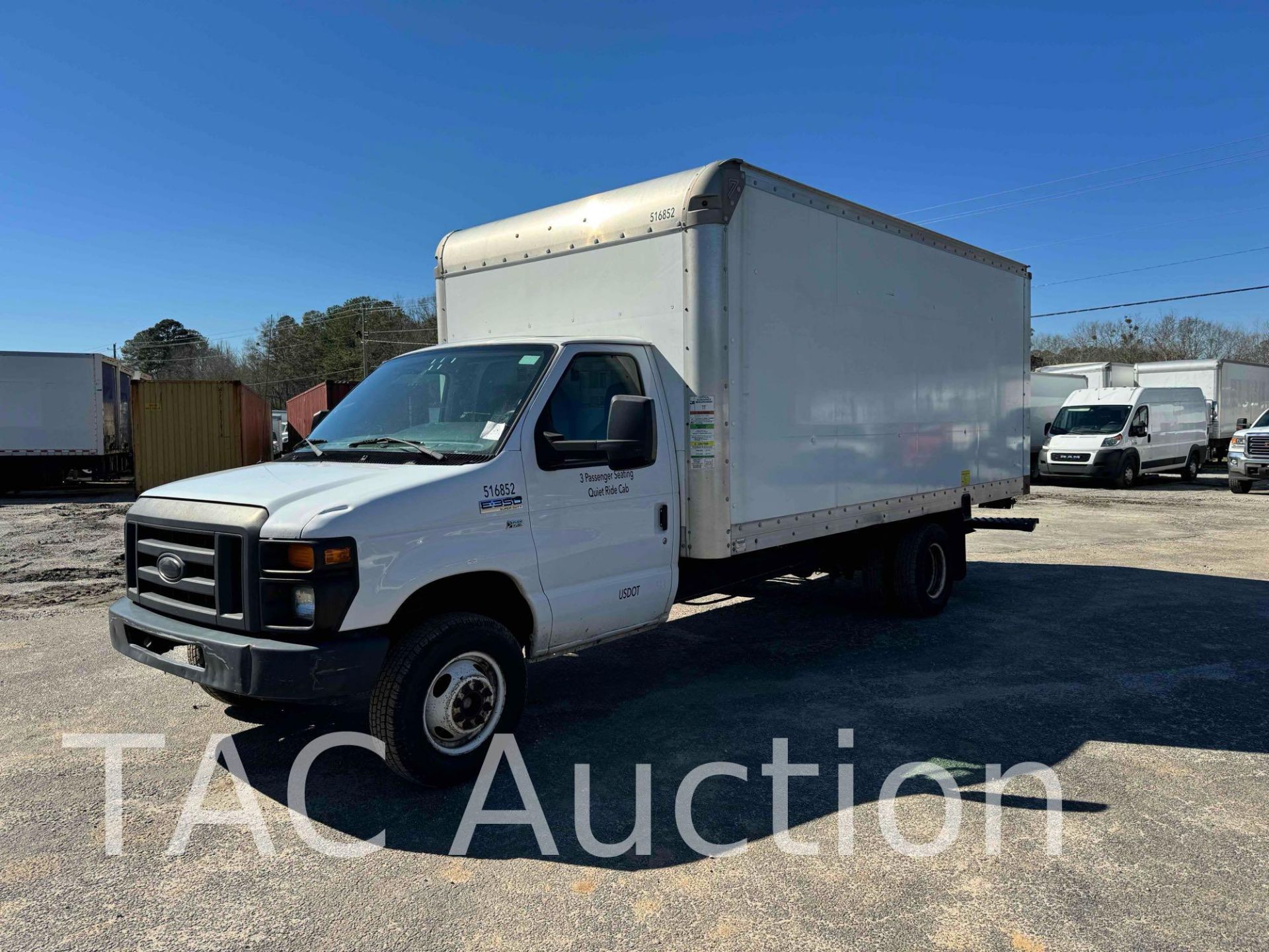 2015 Ford E-350 16ft Box Truck