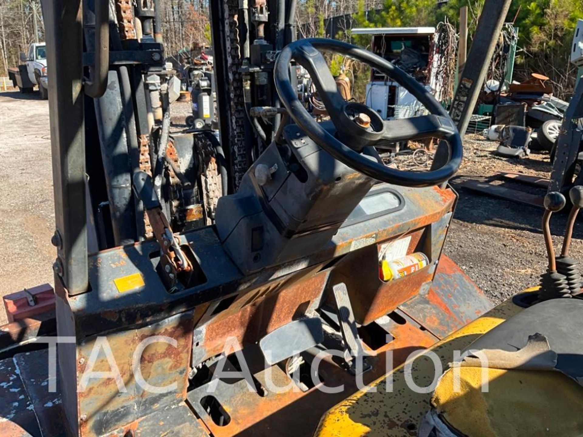 Yale GLP100 10,000lb Forklift - Image 13 of 28