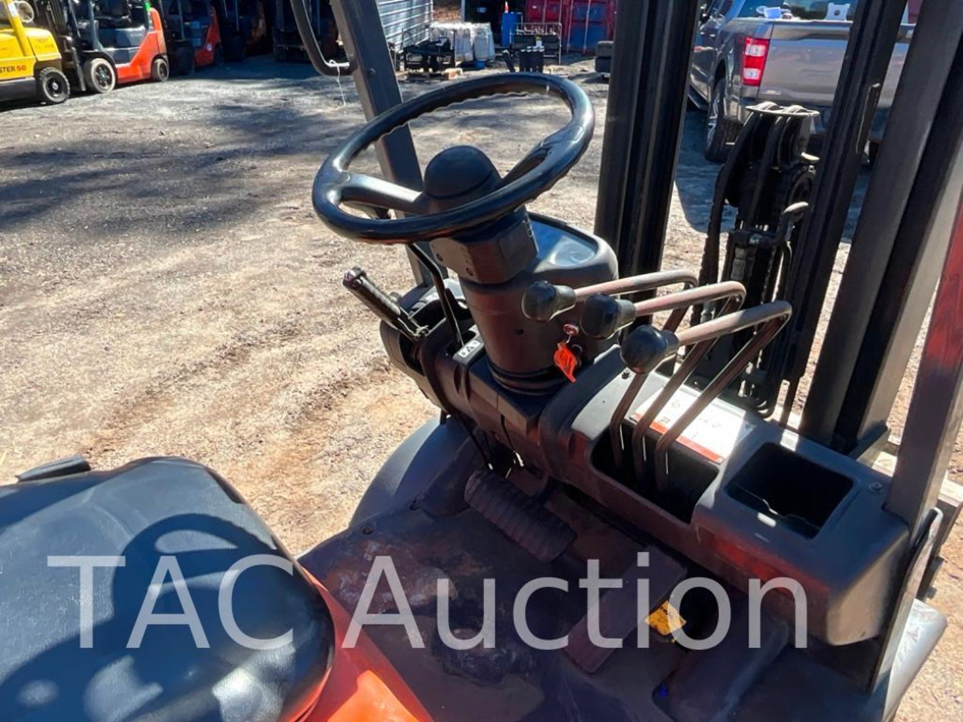 Toyota 42-6FGU15 3000lb Forklift - Image 13 of 28