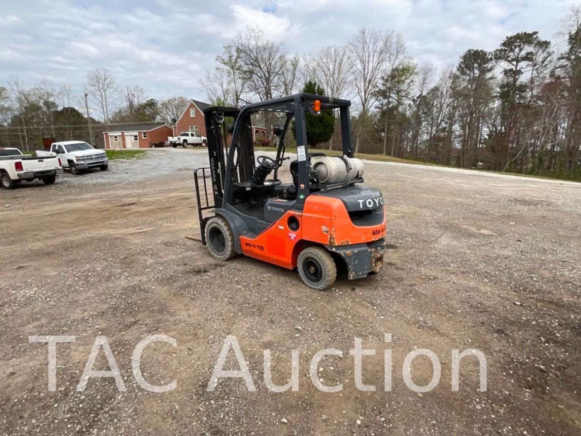 2017 Toyota 8FGU25 5000lb Forklift - Image 3 of 18