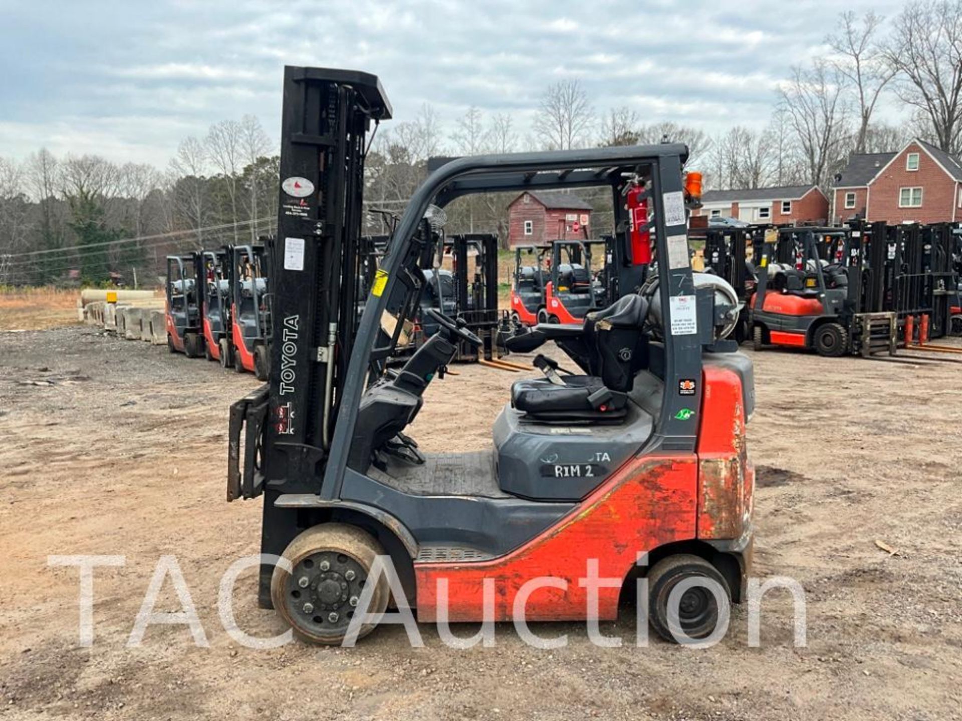 2015 Toyota 8FGCU20 4000lb Forklift - Image 2 of 32