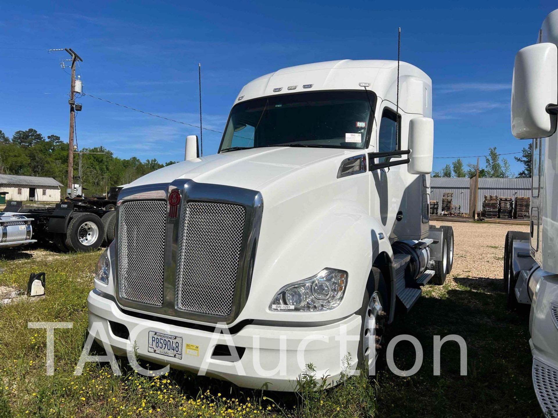 2015 Kenworth T680 Sleeper Truck