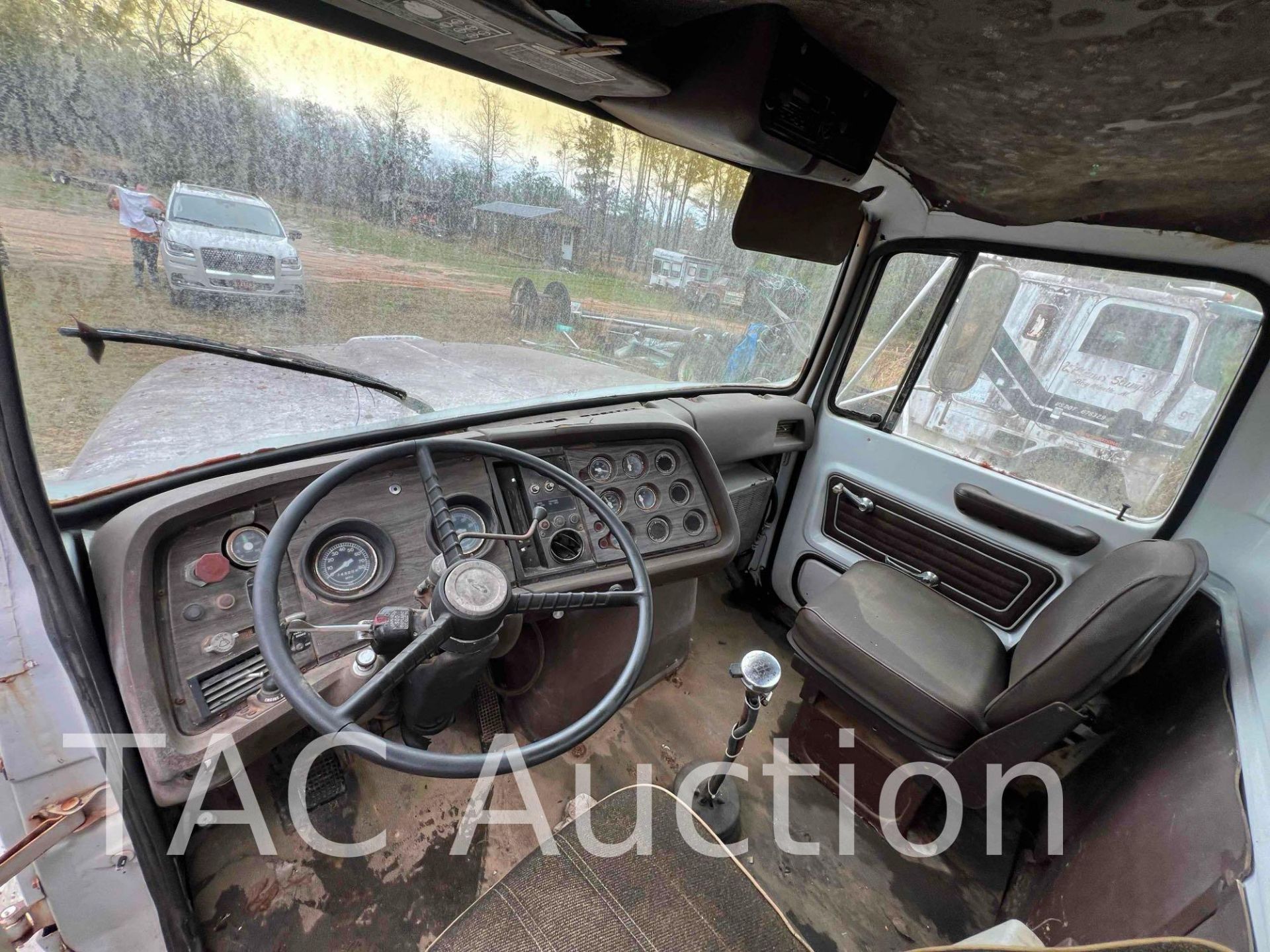 1979 Ford 9000 Day Cab - Image 16 of 59