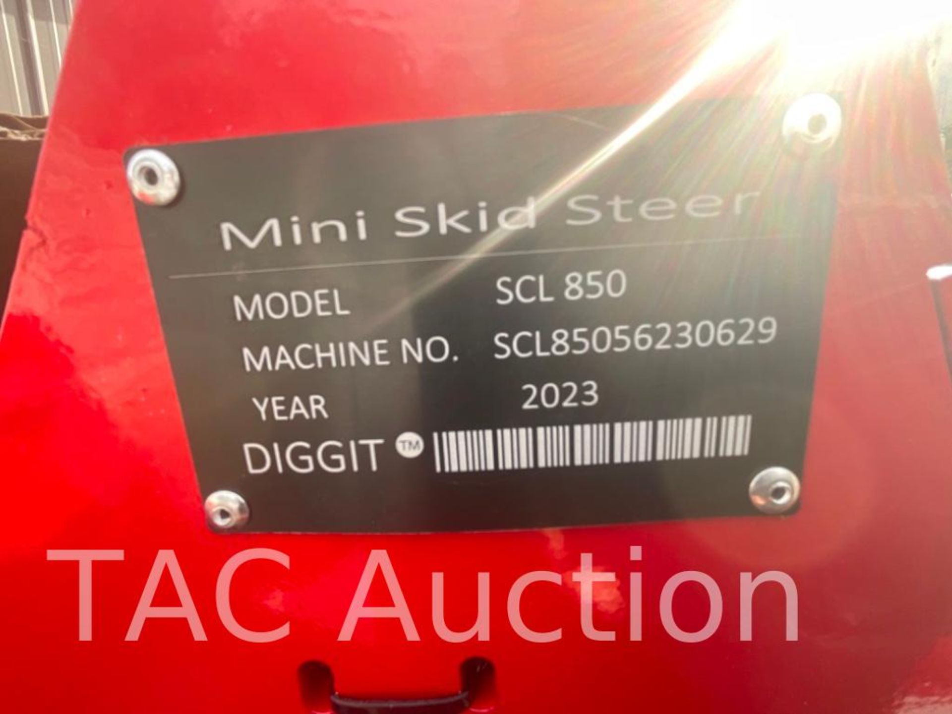 New Diggit SCL 850 Mini Skid Steer Loader - Image 18 of 19