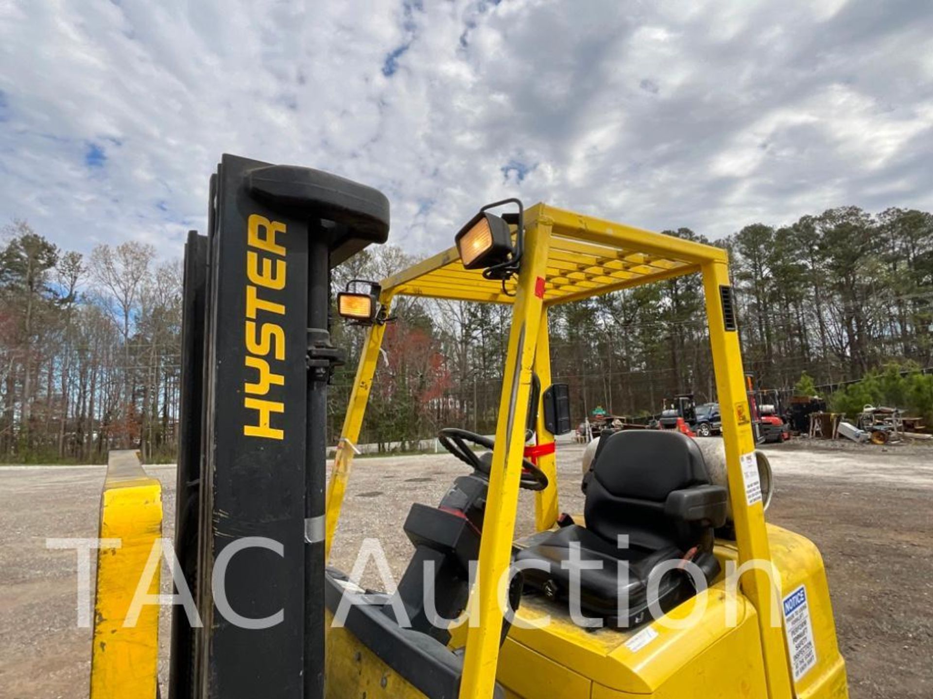 Hyster S60XM LP 6000lb Forklift - Image 9 of 25