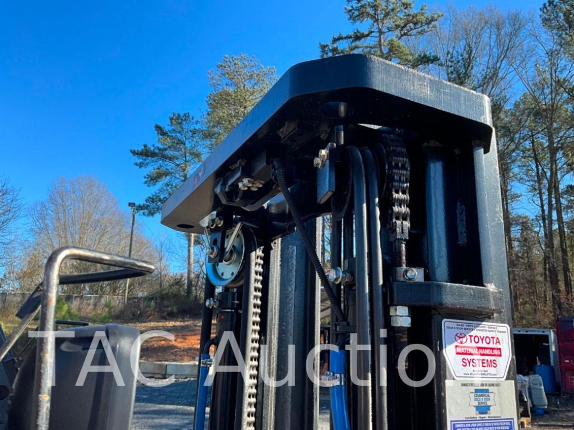 2011 Toyota 8FGCU25 5000lb Forklift - Image 10 of 32