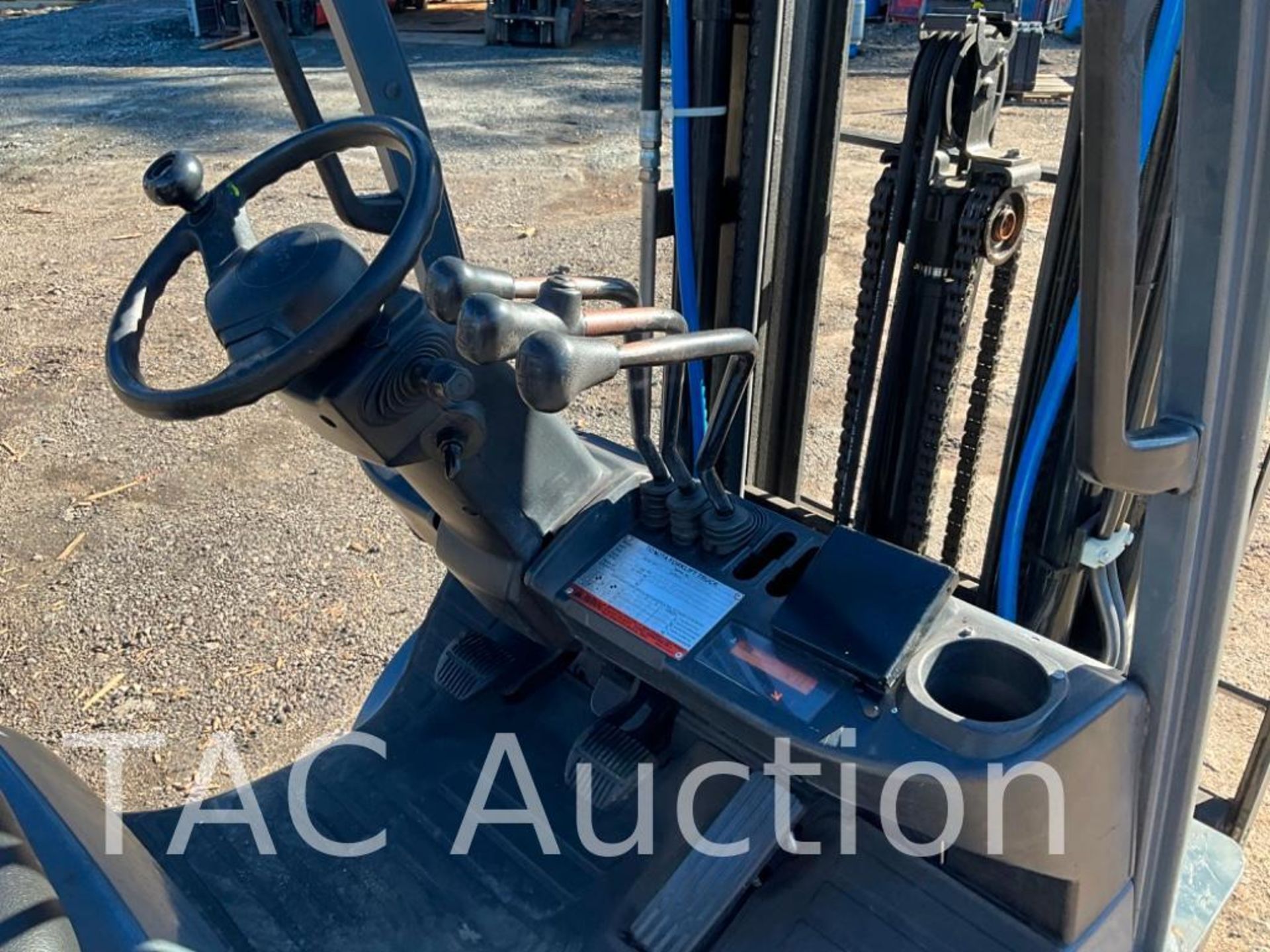 2011 Toyota 8FGCU25 5000lb Forklift - Image 19 of 32