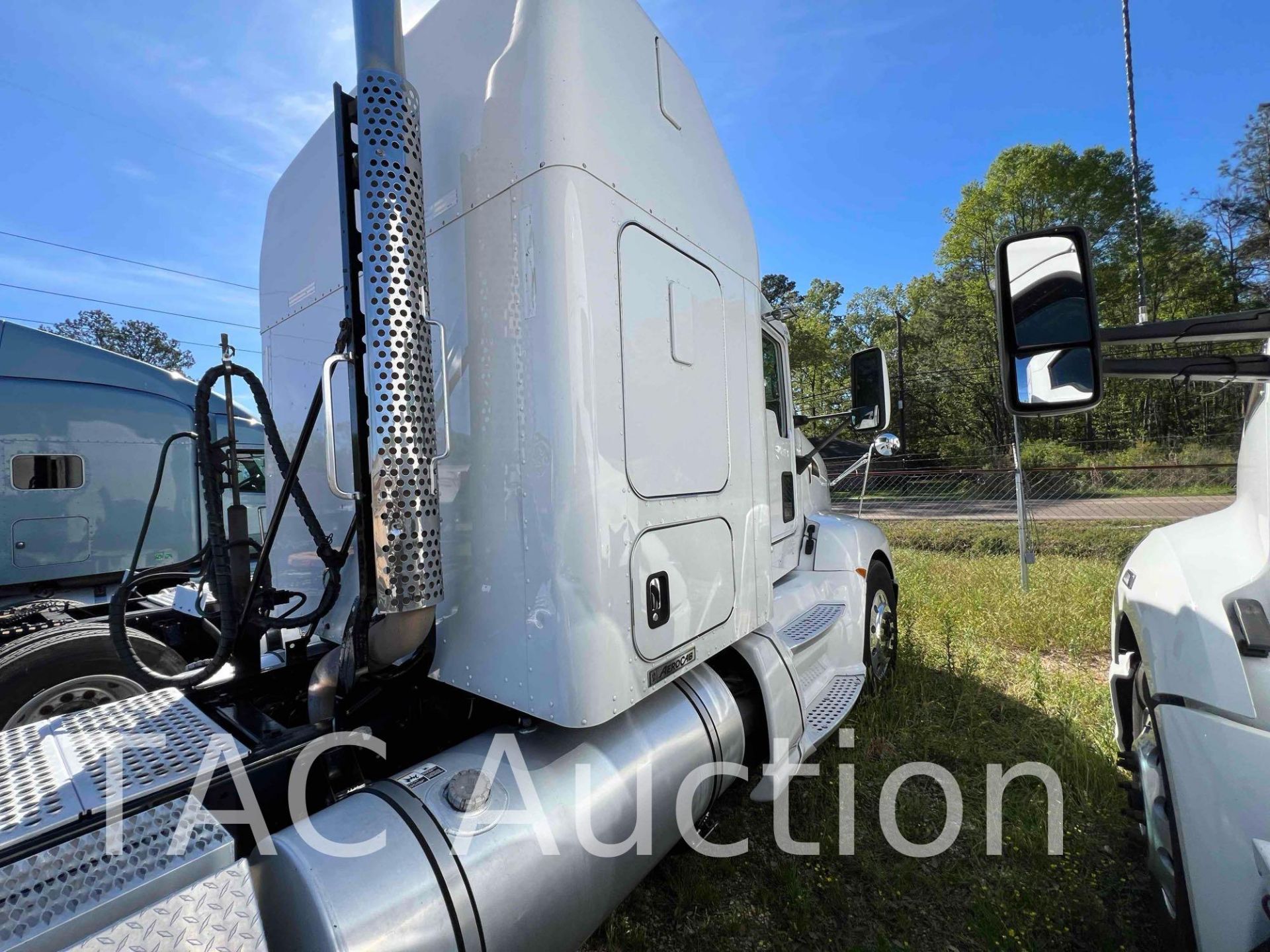 2015 Kenworth T680 Sleeper Truck - Image 10 of 70