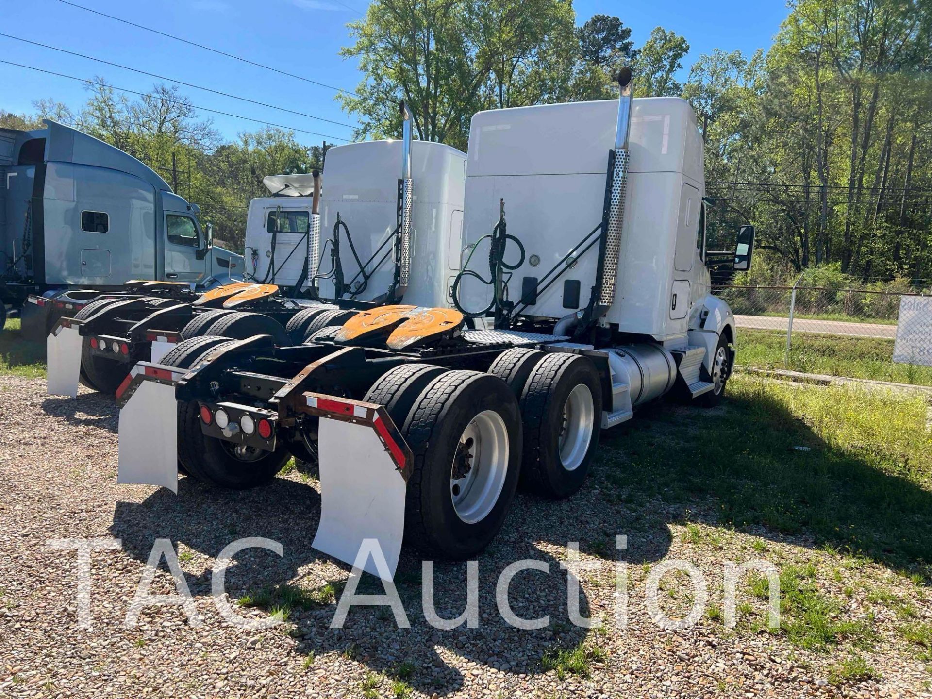 2015 Kenworth T680 Sleeper Truck - Image 7 of 66