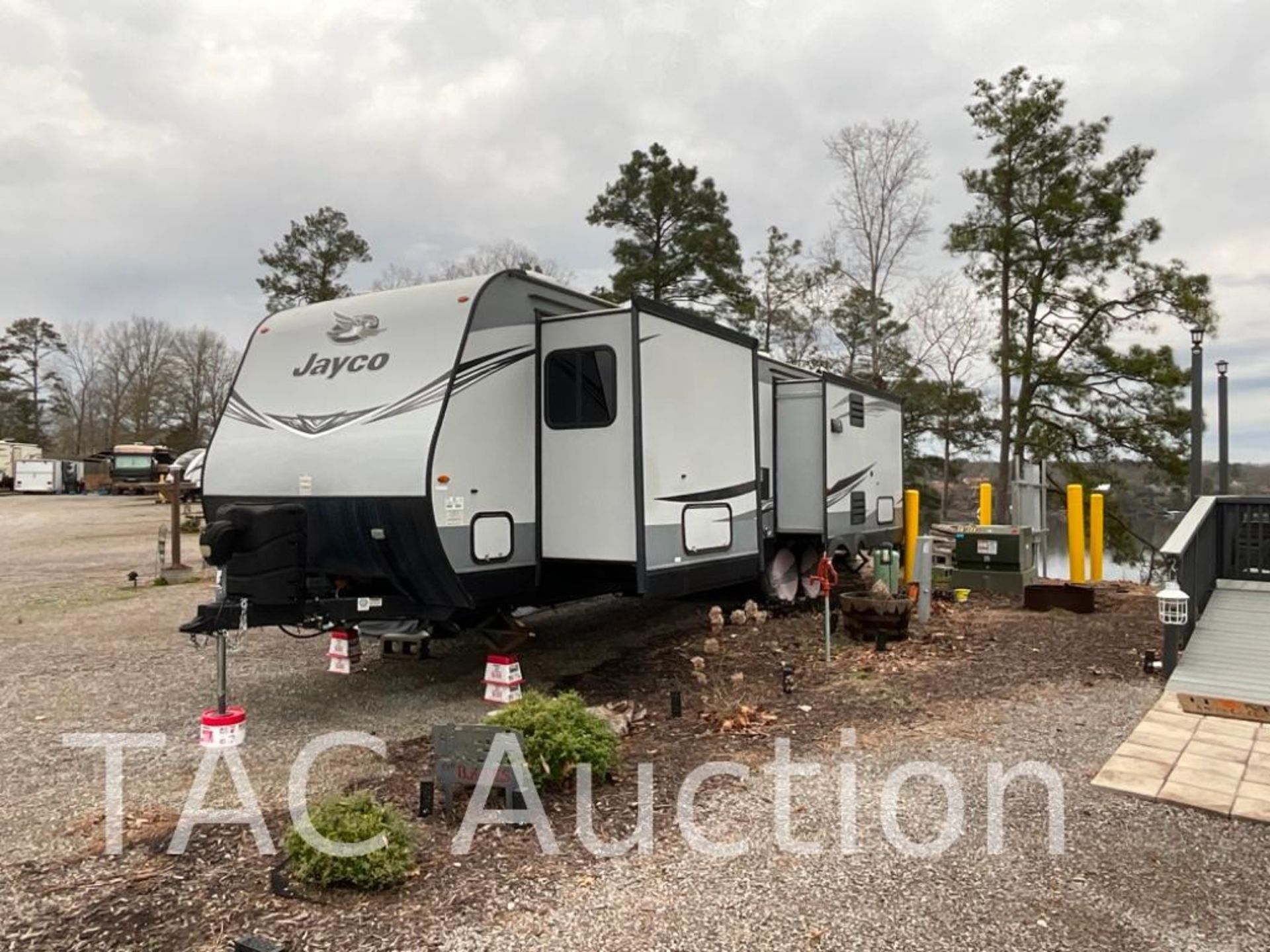 2020 Jayco Jay Flight 34RSBS Travel Trailer - Image 8 of 98