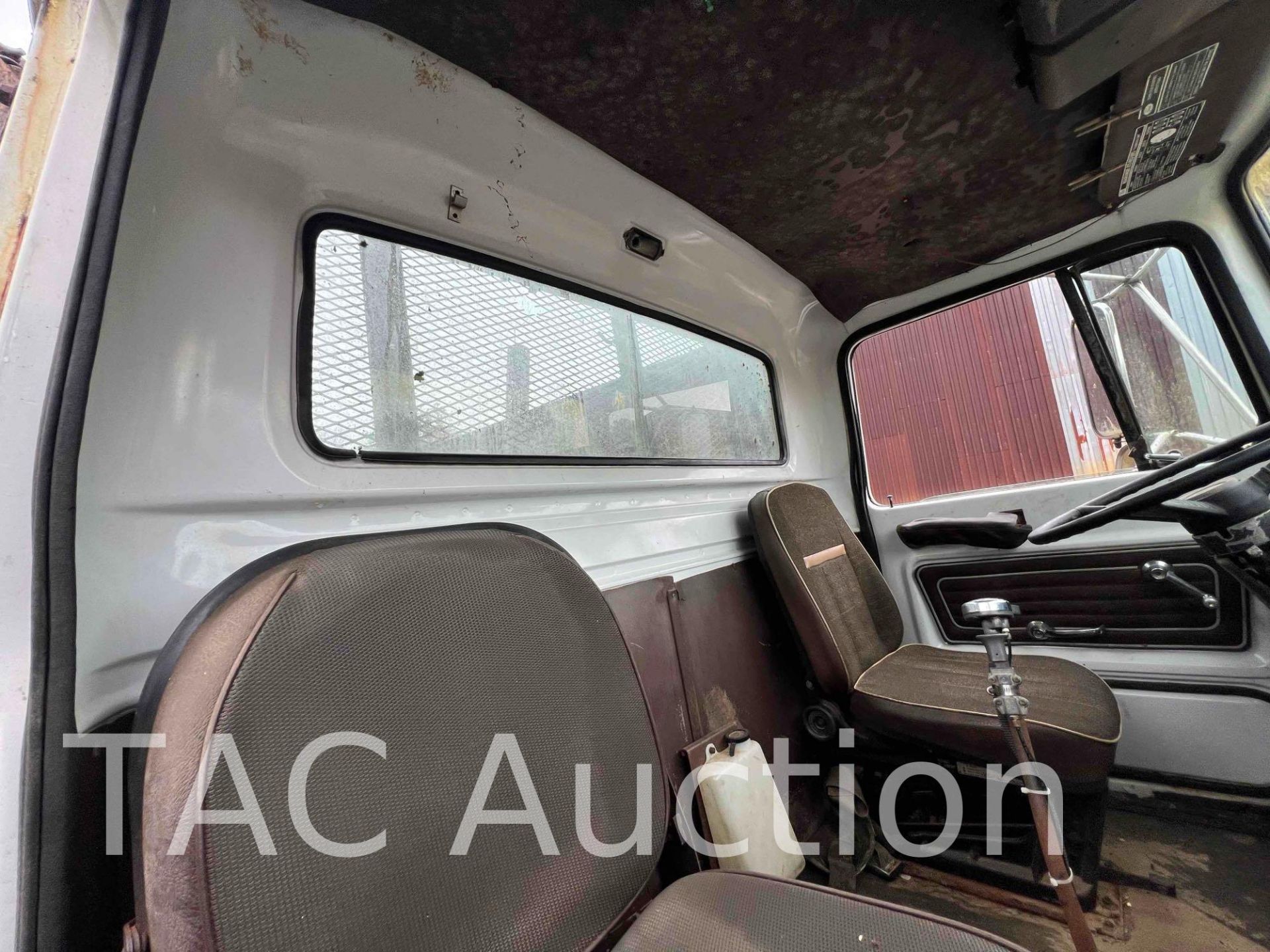 1979 Ford 9000 Day Cab - Image 32 of 59