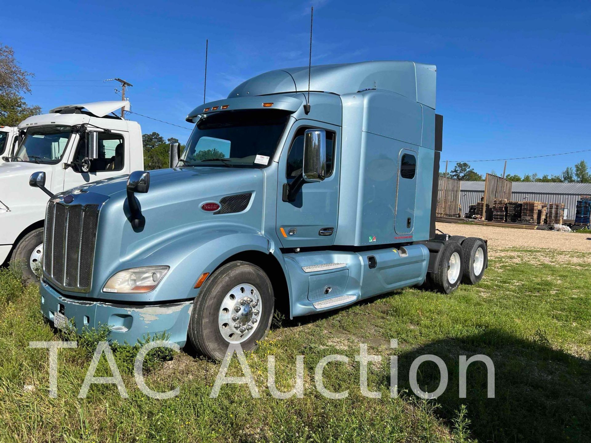 2016 Peterbilt 579 Sleeper Truck