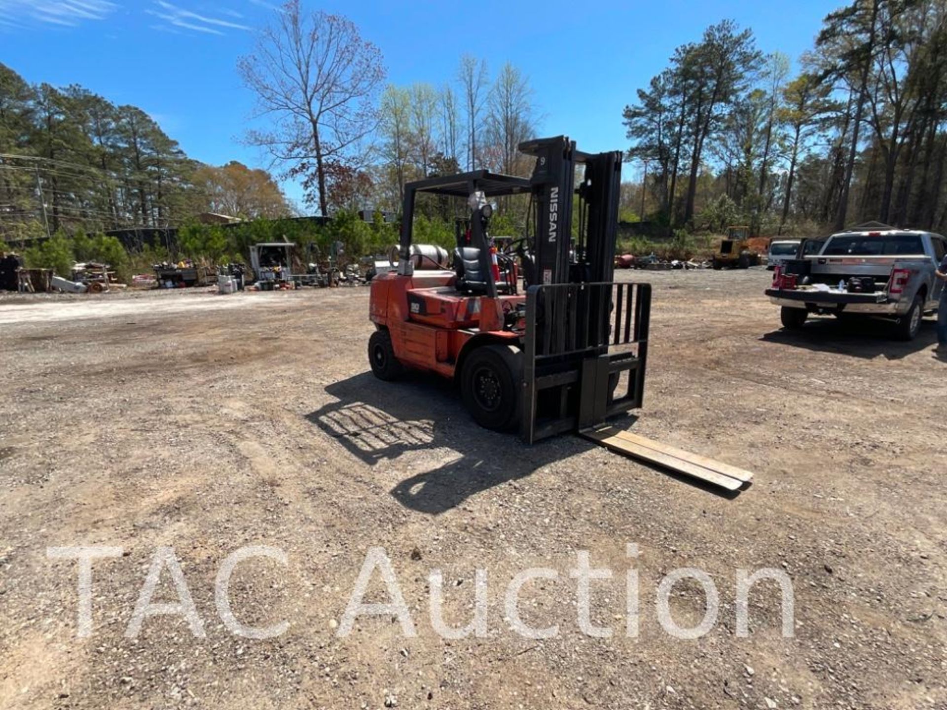 2005 Nissan F04B40V 9000lb Forklift - Image 6 of 19