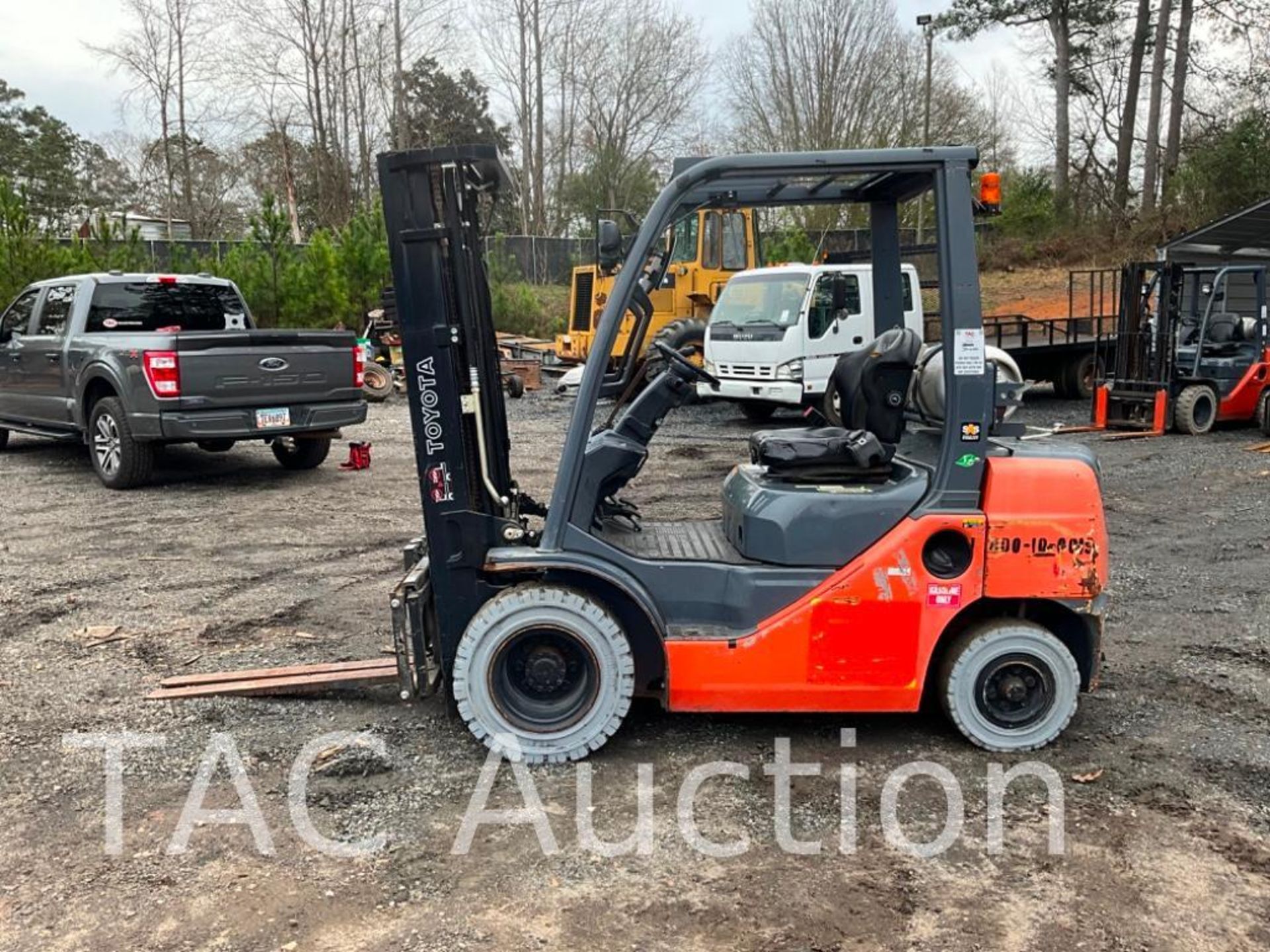 2016 Toyota 8FGU25 5,000lb Forklift - Image 2 of 35