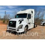 2007 Volvo VNL Sleeper Truck